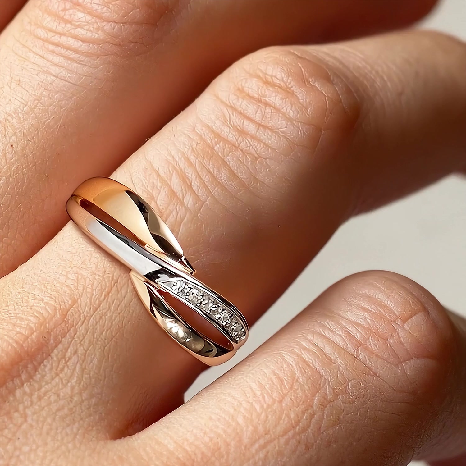 Золотое кольцо с  бриллиантами