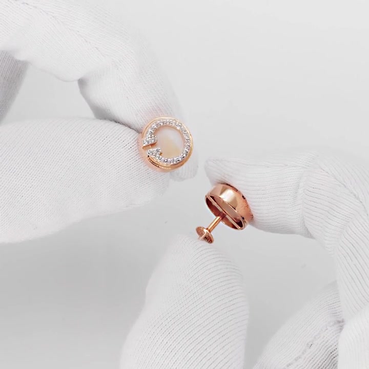 Золотые серьги с перламутром и фианитами