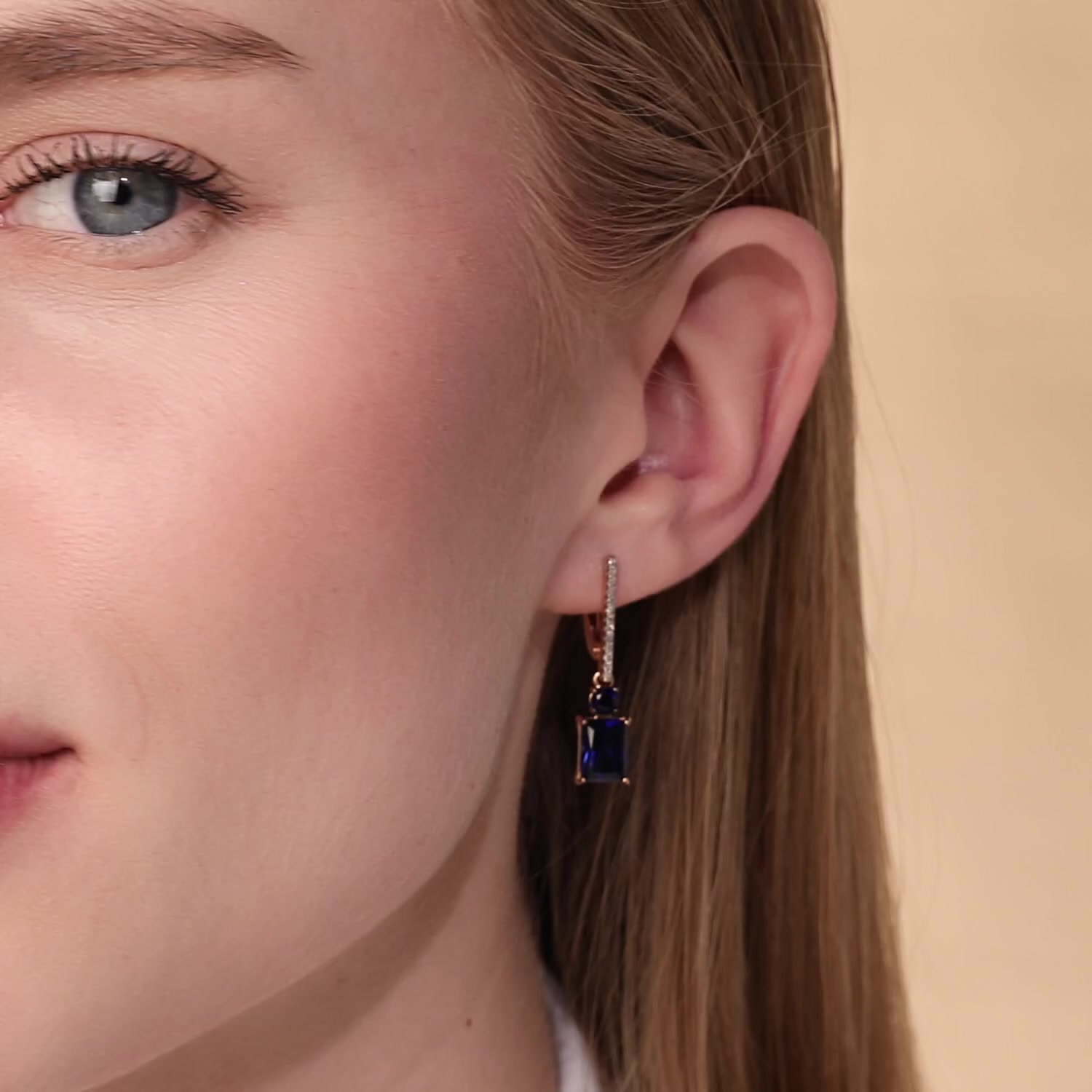 Золотые серьги с сапфирами выращенными и бриллиантами