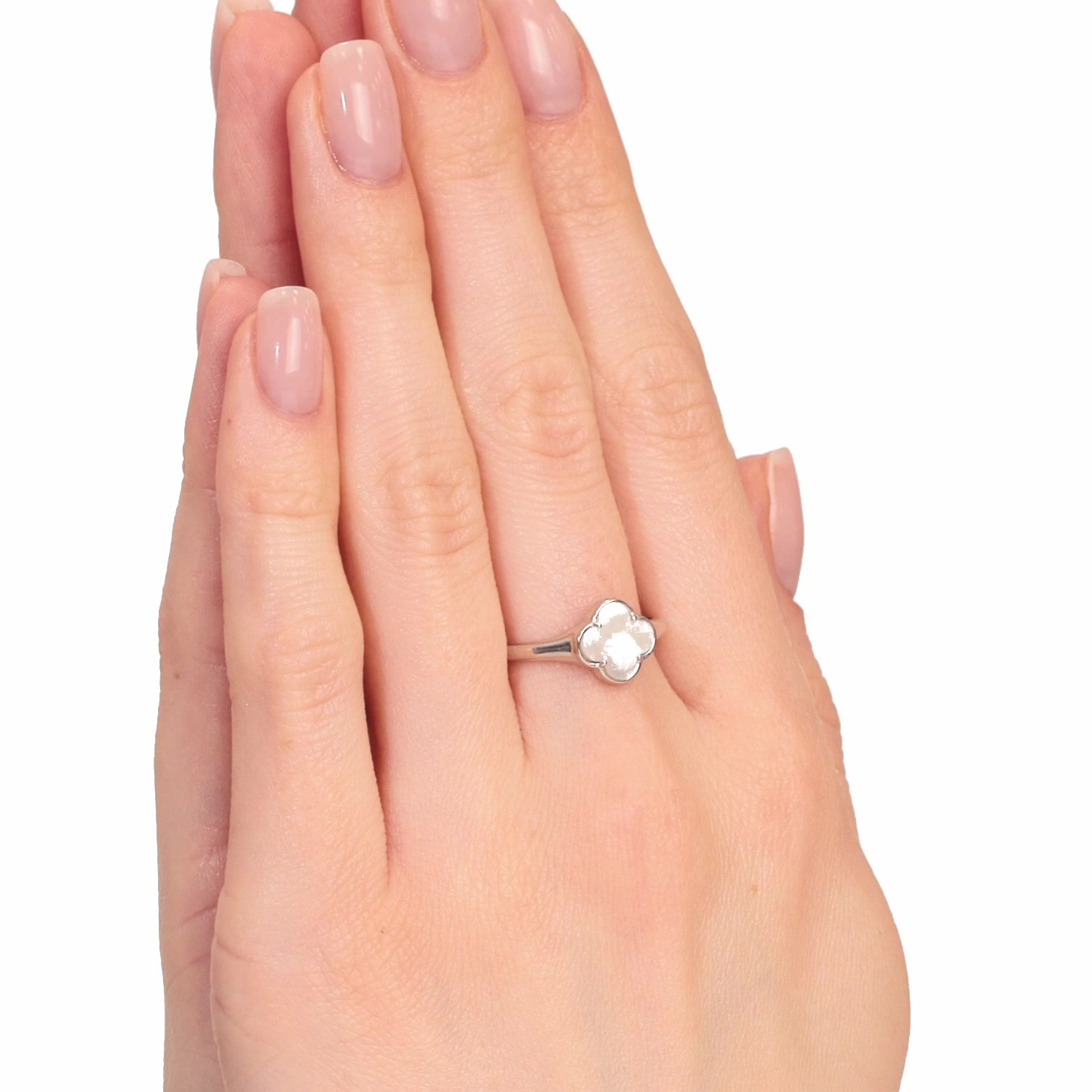 Серебряное кольцо с перламутром