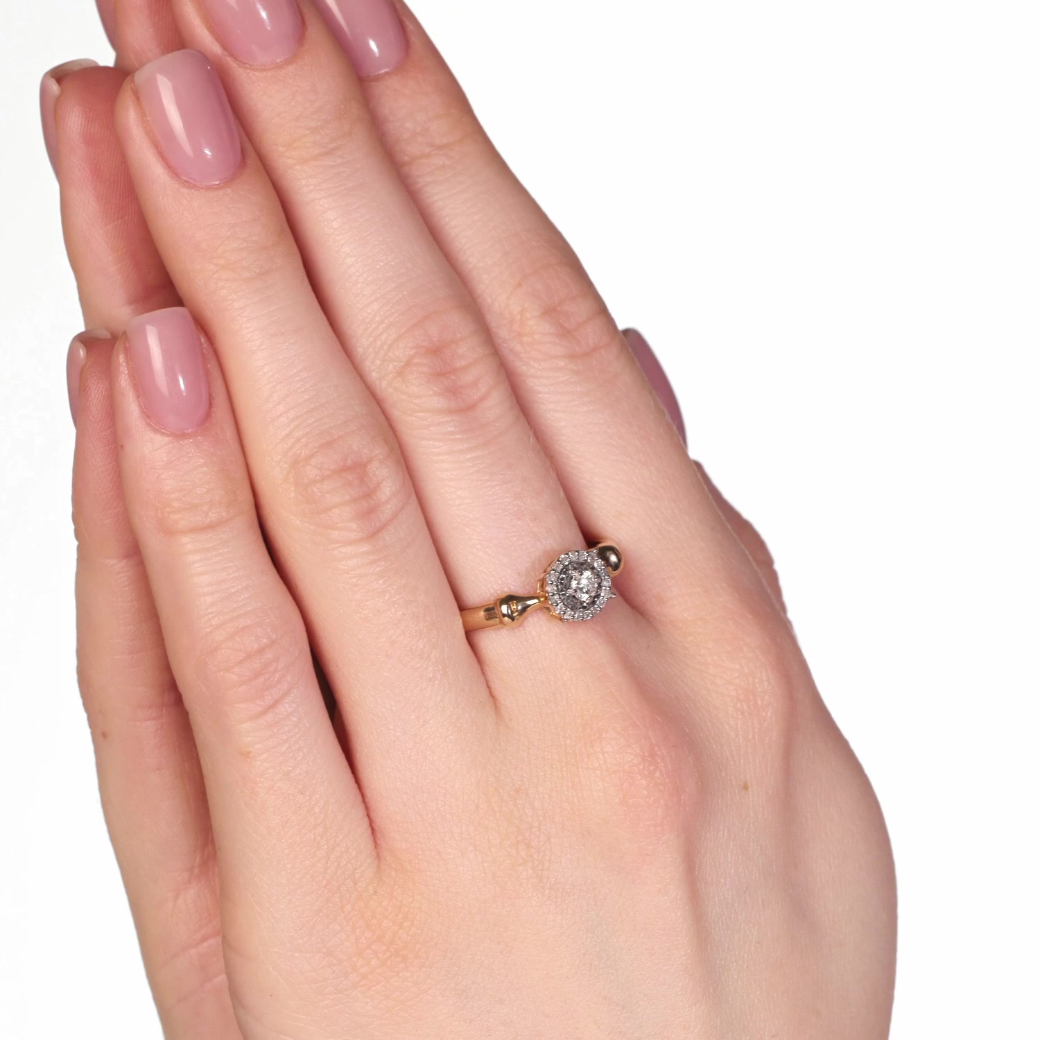 Золотое кольцо с бриллиантами