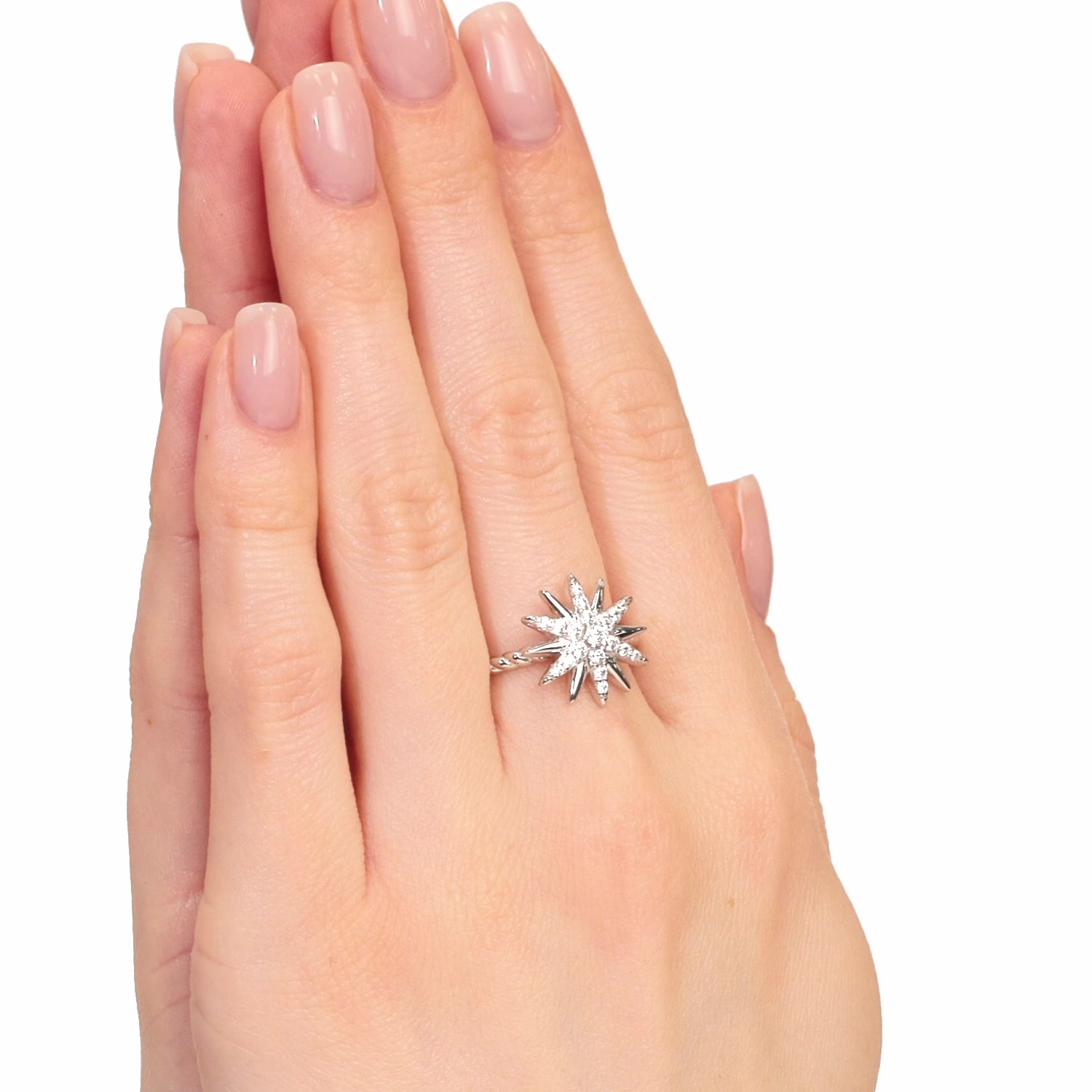 Серебряное кольцо с фианитами