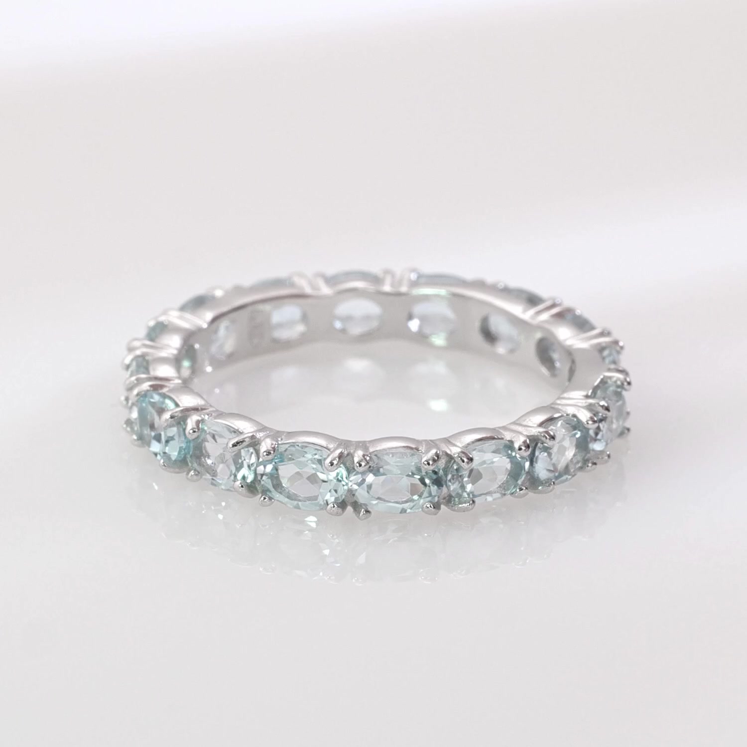 Серебряное кольцо с топазами Sky