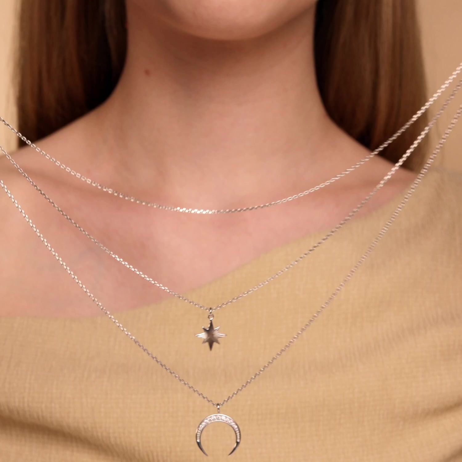 Серебряное колье с фианитами
