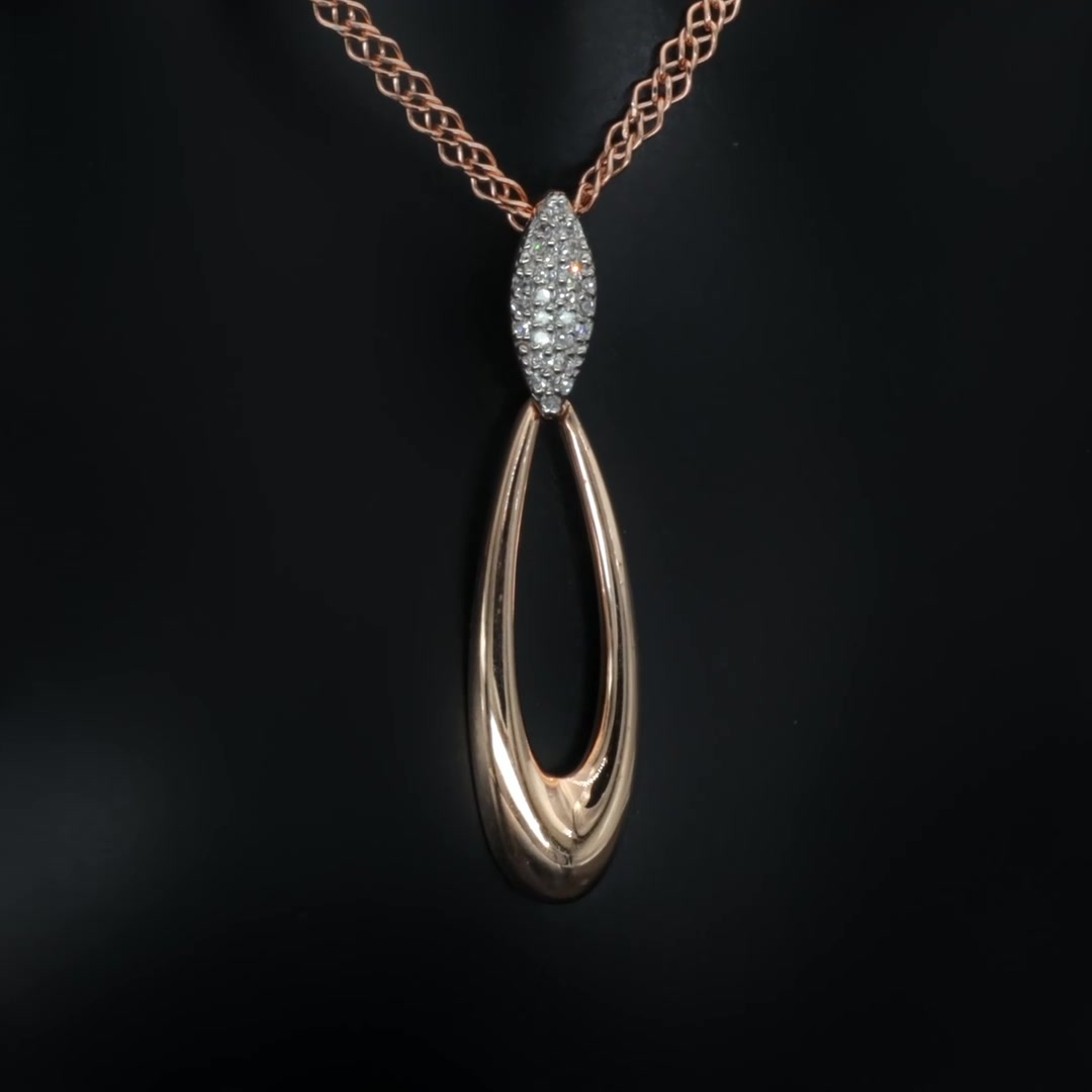 Золотая подвеска с бриллиантами выращенными