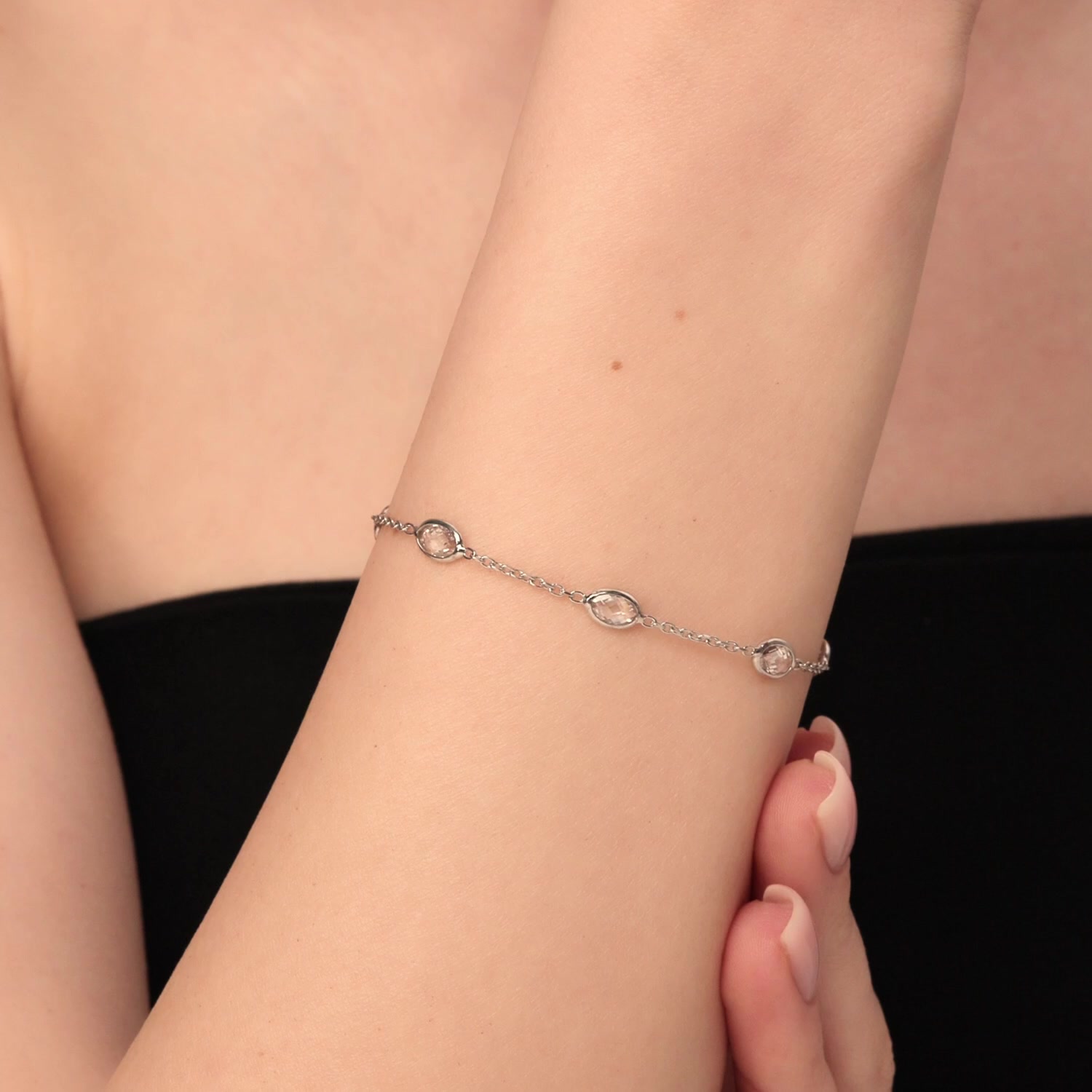 Серебряный браслет с фианитами