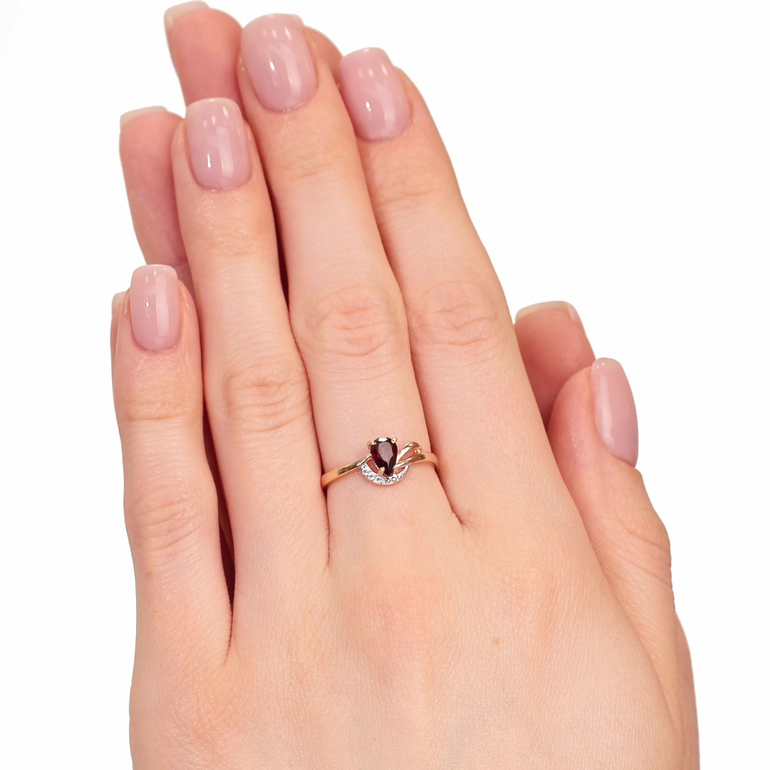 Золотое кольцо с гранатом и фианитами