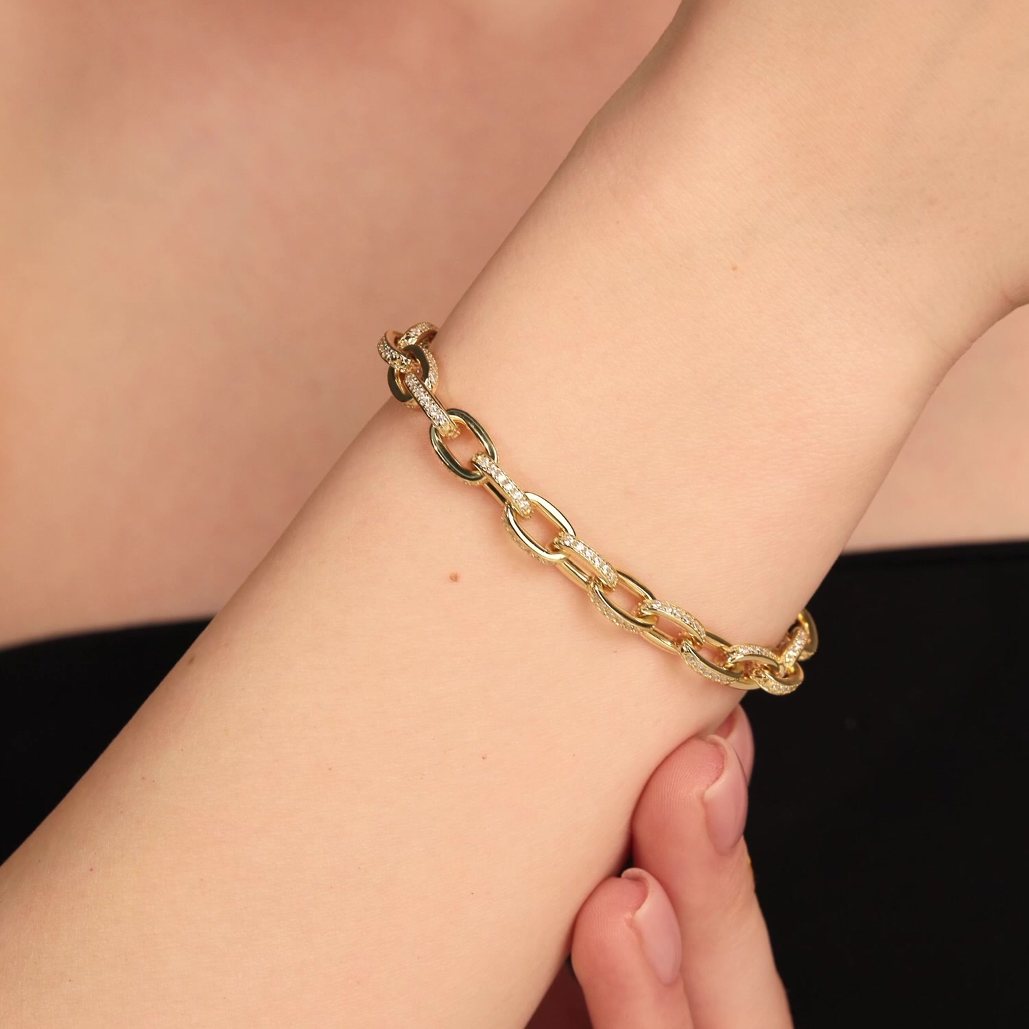 Серебряный браслет с фианитами