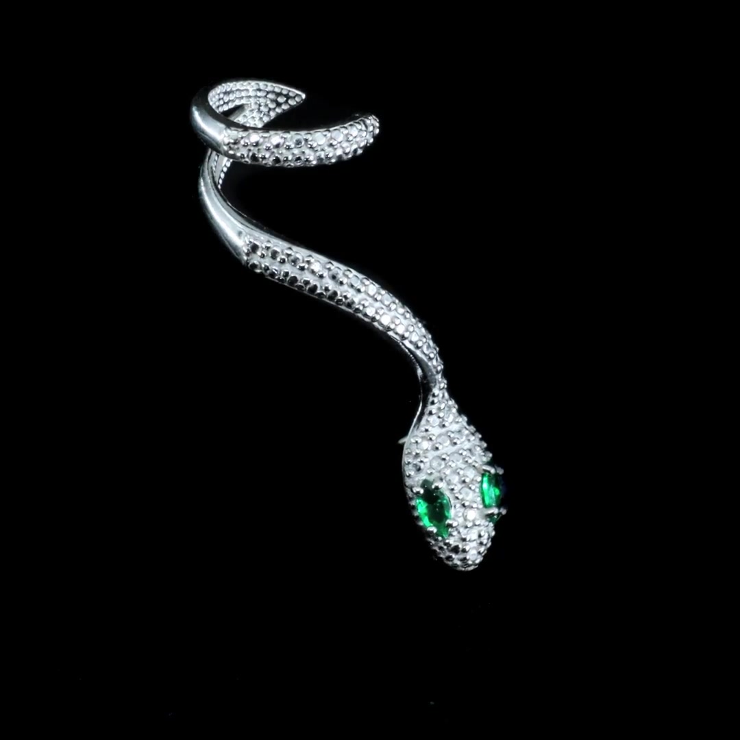 Серебряная серьга Змея с фианитами и родированием