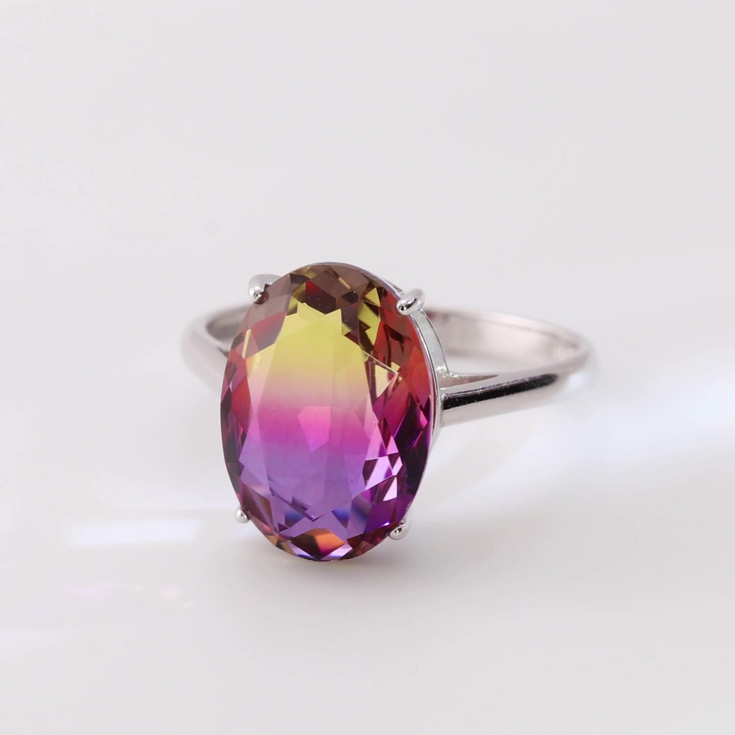 Серебряное кольцо с фианитом