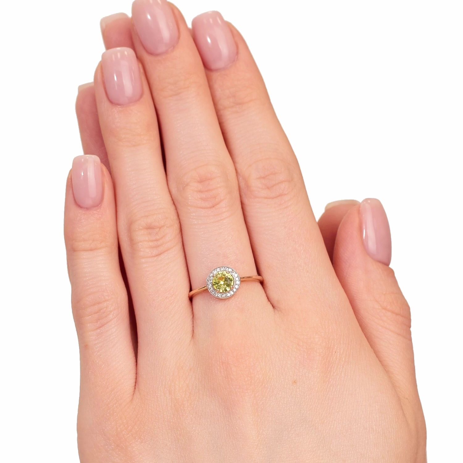 Золотое кольцо с сапфиром выращенным и бриллиантами