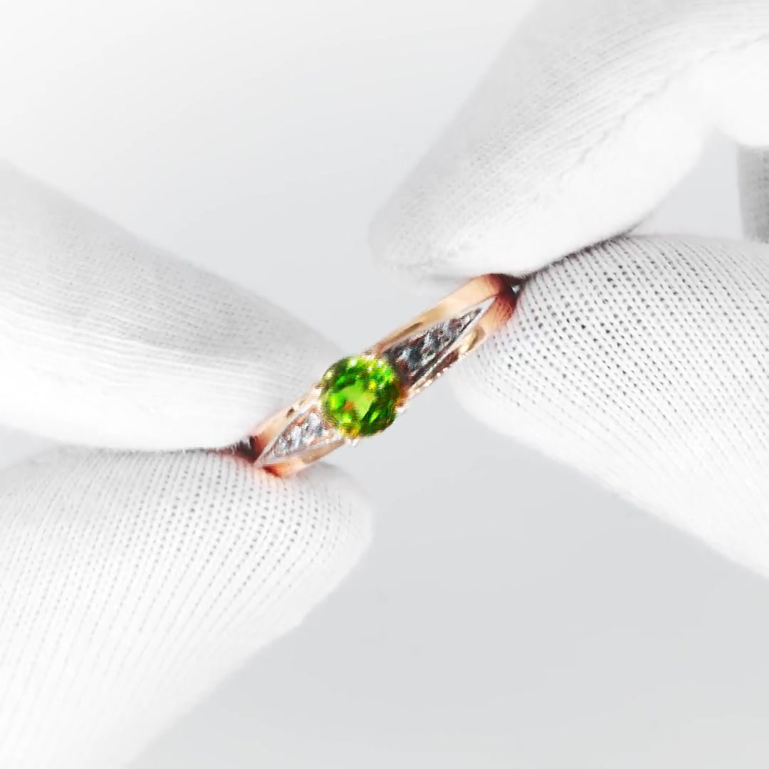 Золотое кольцо с ситаллом и фианитами