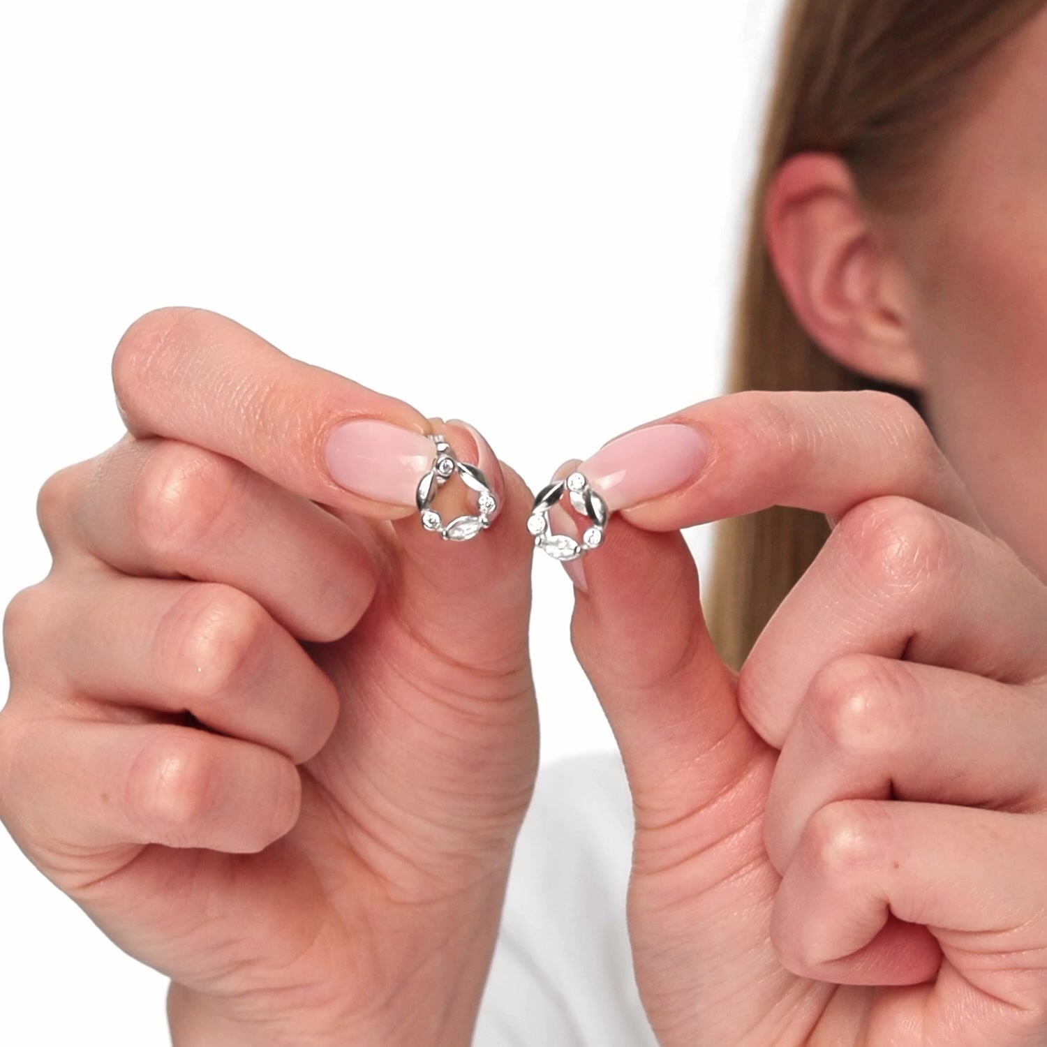 Серебряные серьги с фианитами