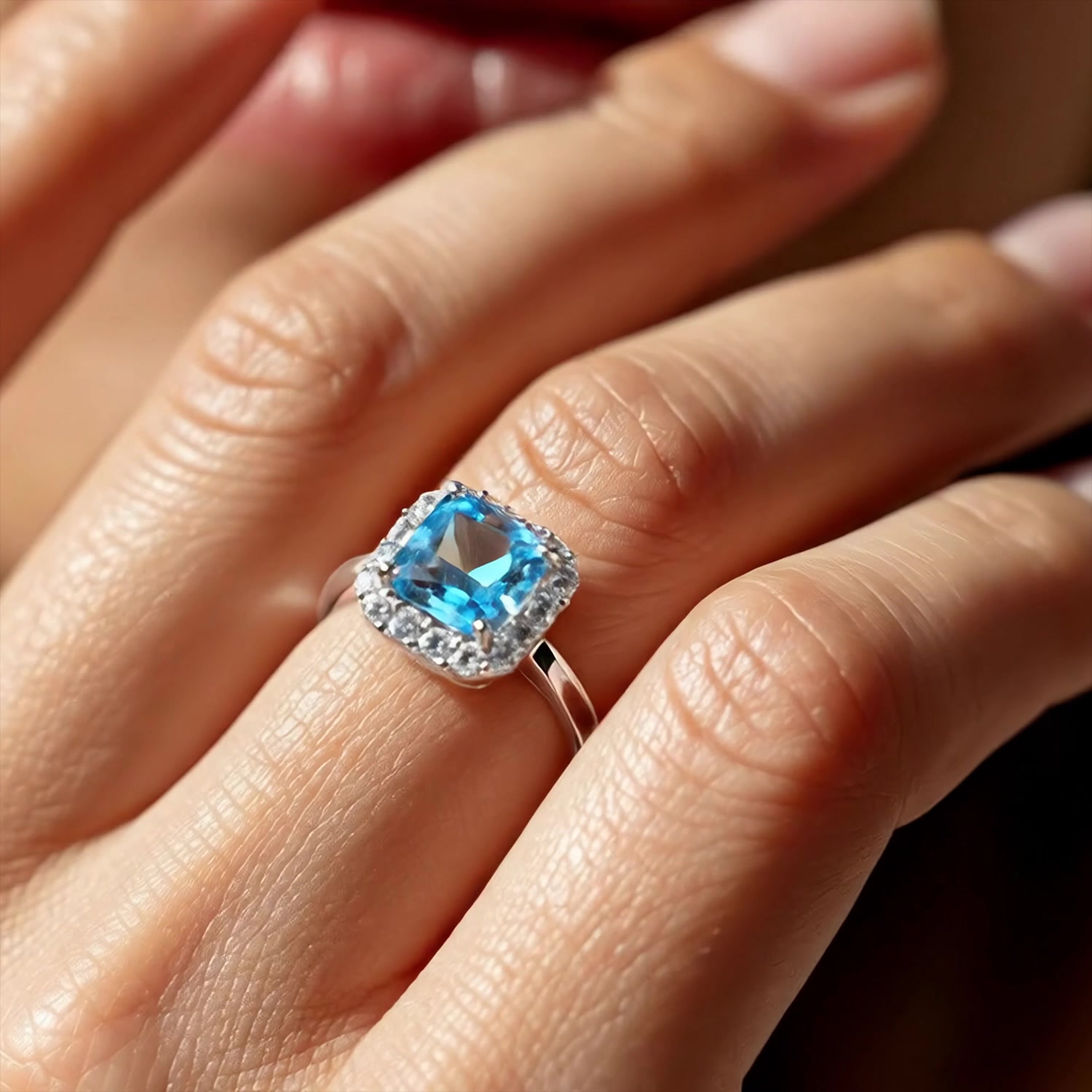 Серебряное кольцо с фианитами