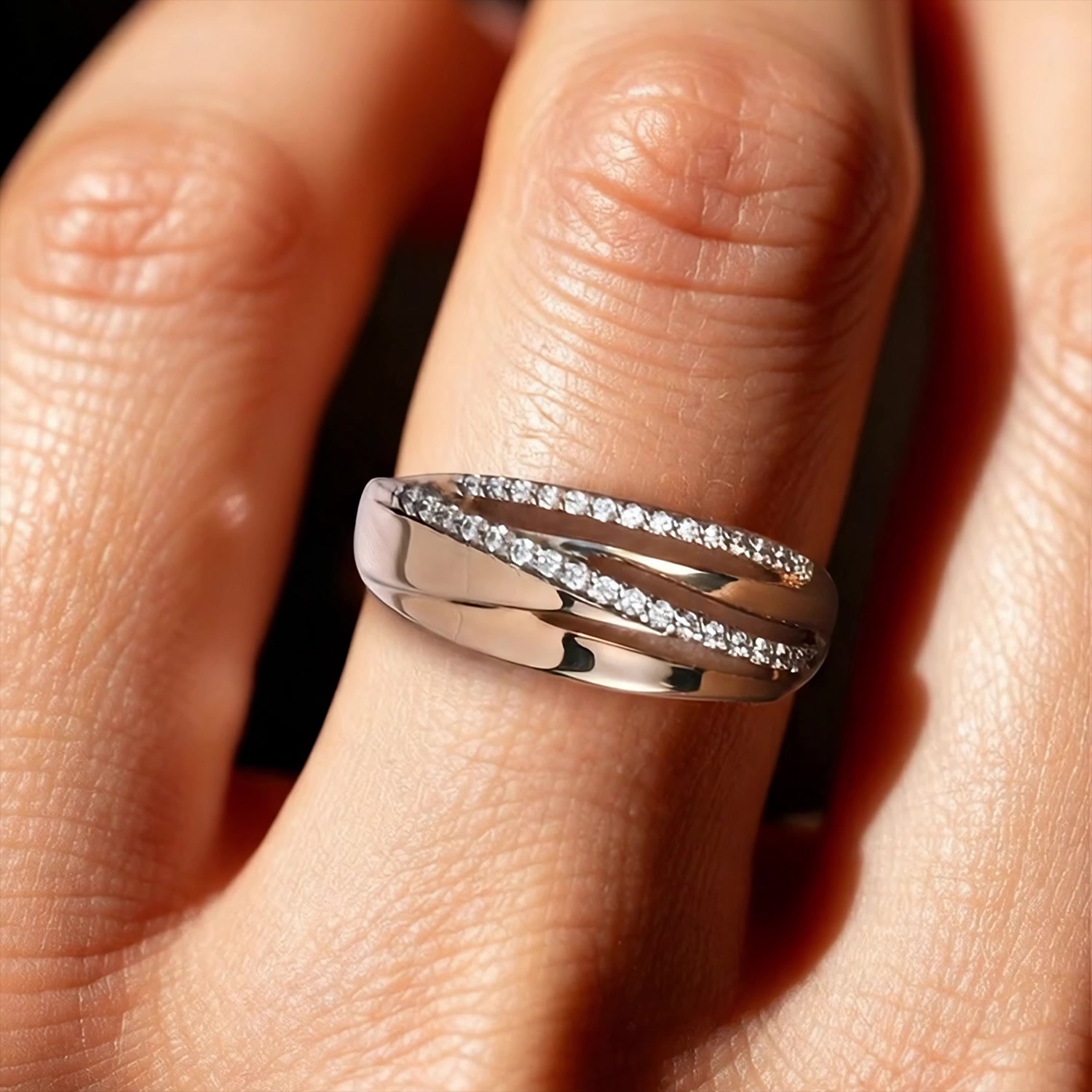 Золотое кольцо с фианитами