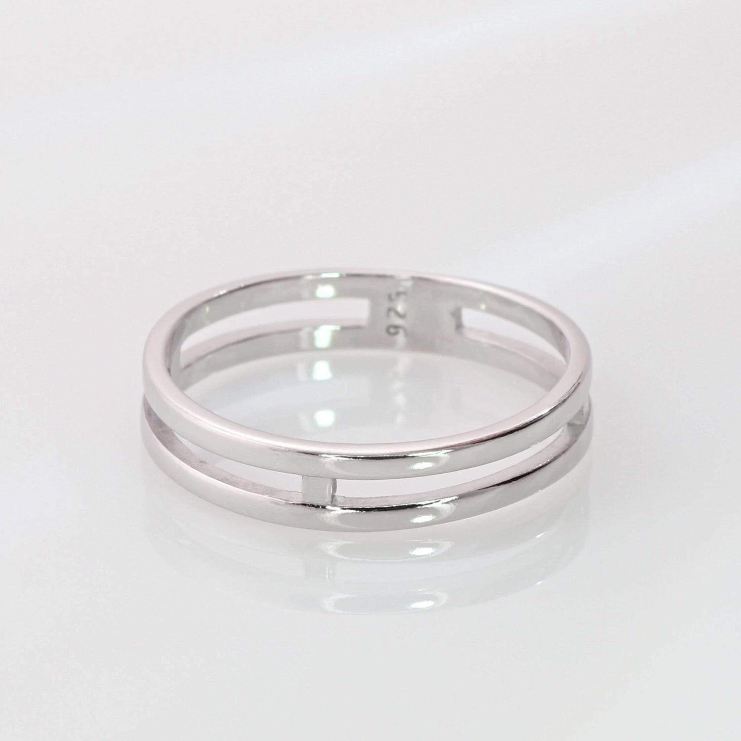 Серебряное кольцо