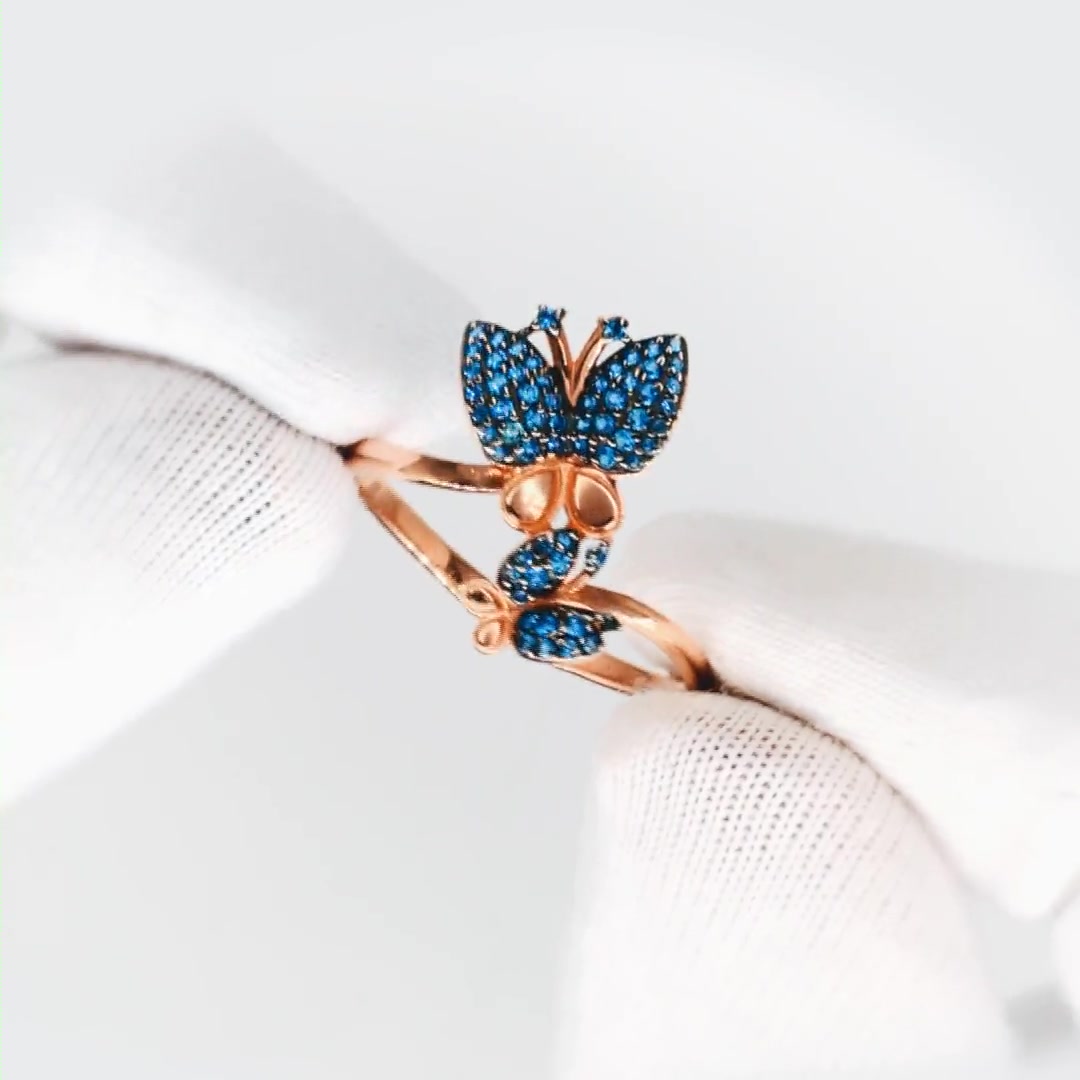 Золотое кольцо с фианитами