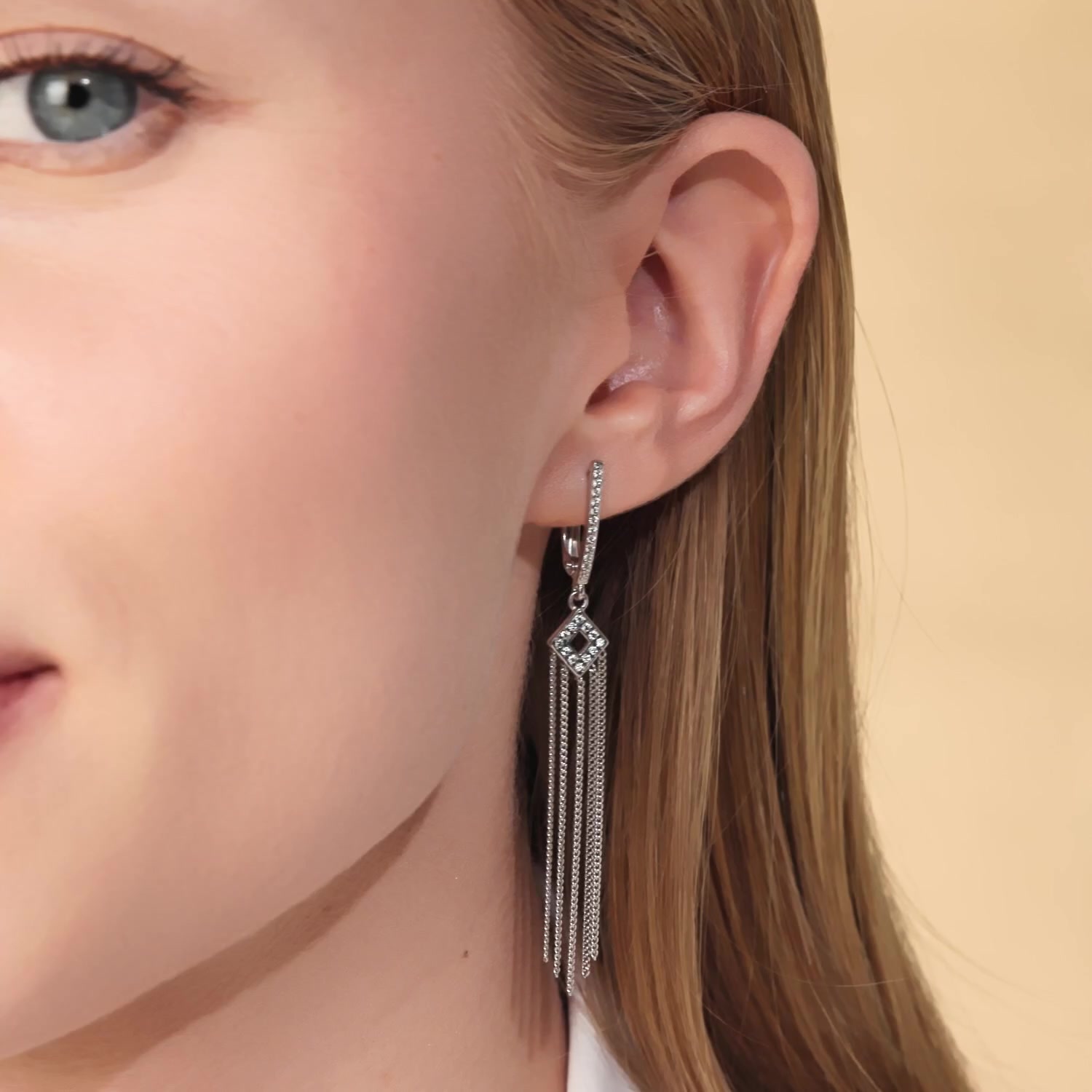 Серебряные серьги с фианитами