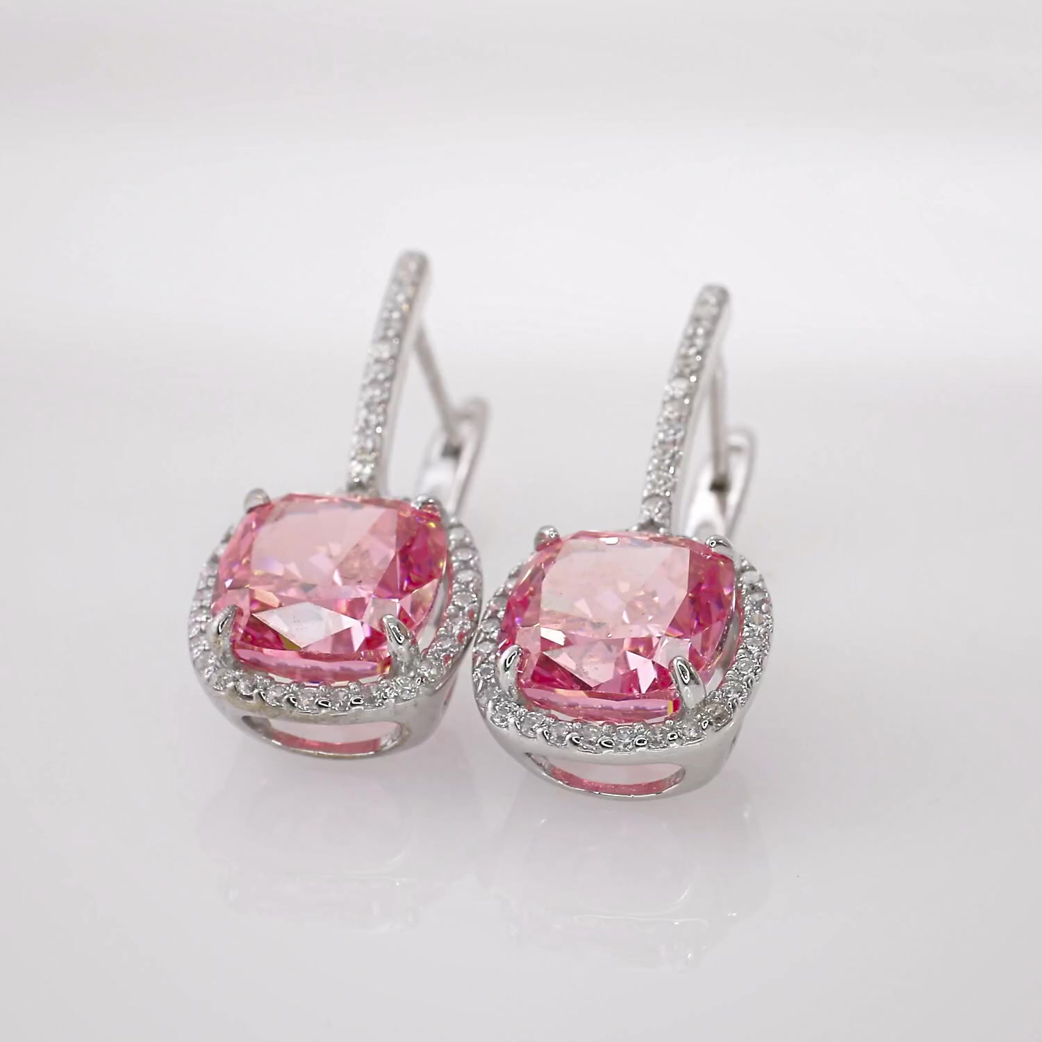 Серебряные серьги с фианитами