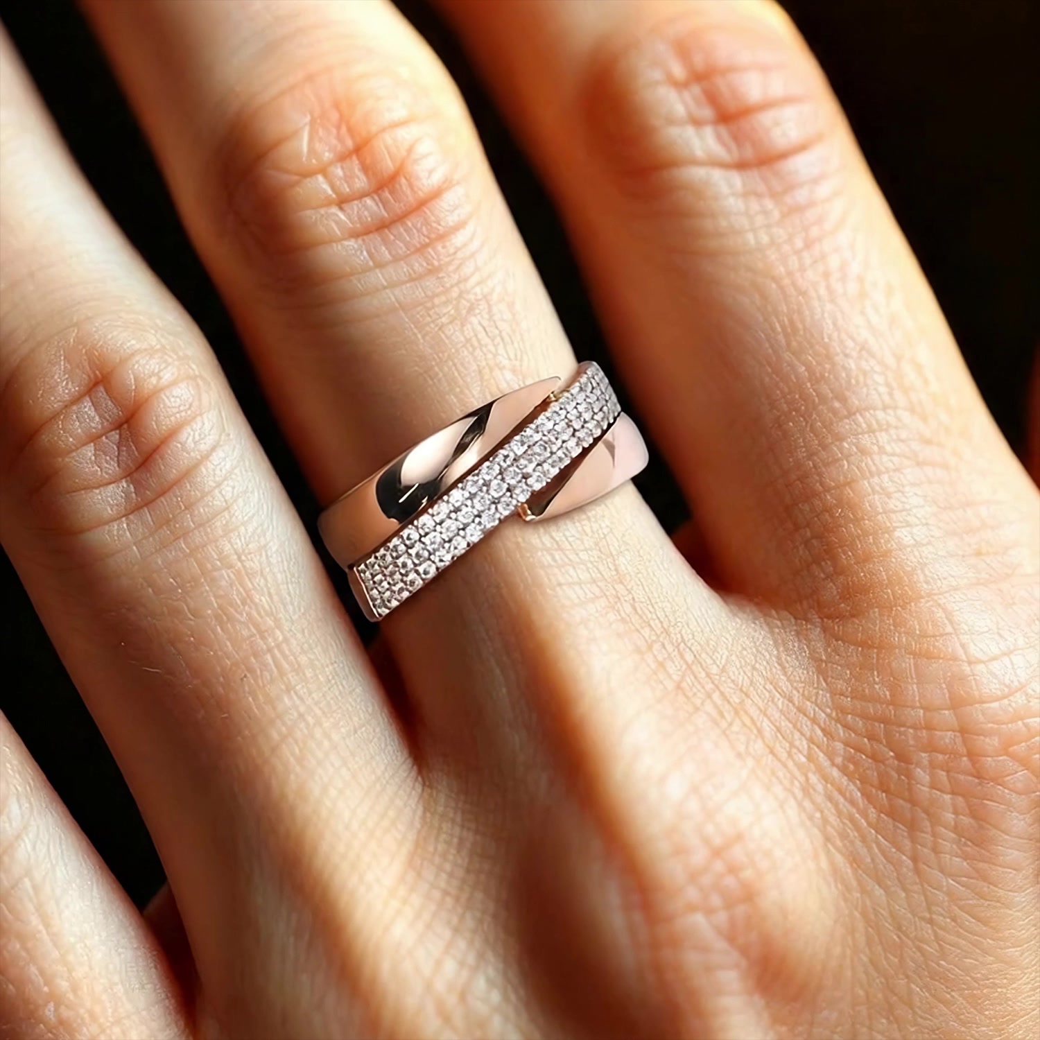 Золотое кольцо с фианитами