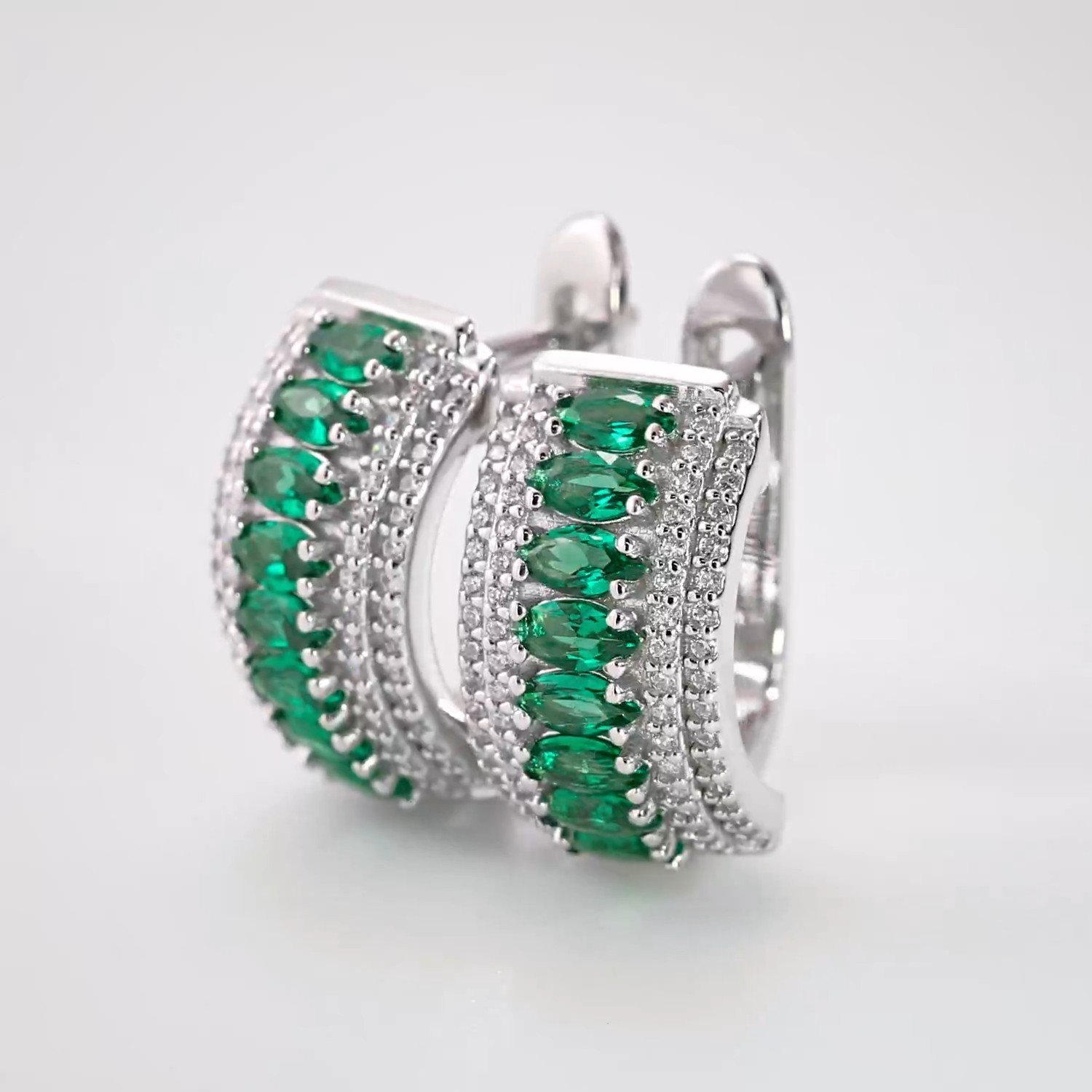 Серебряные серьги с фианитами
