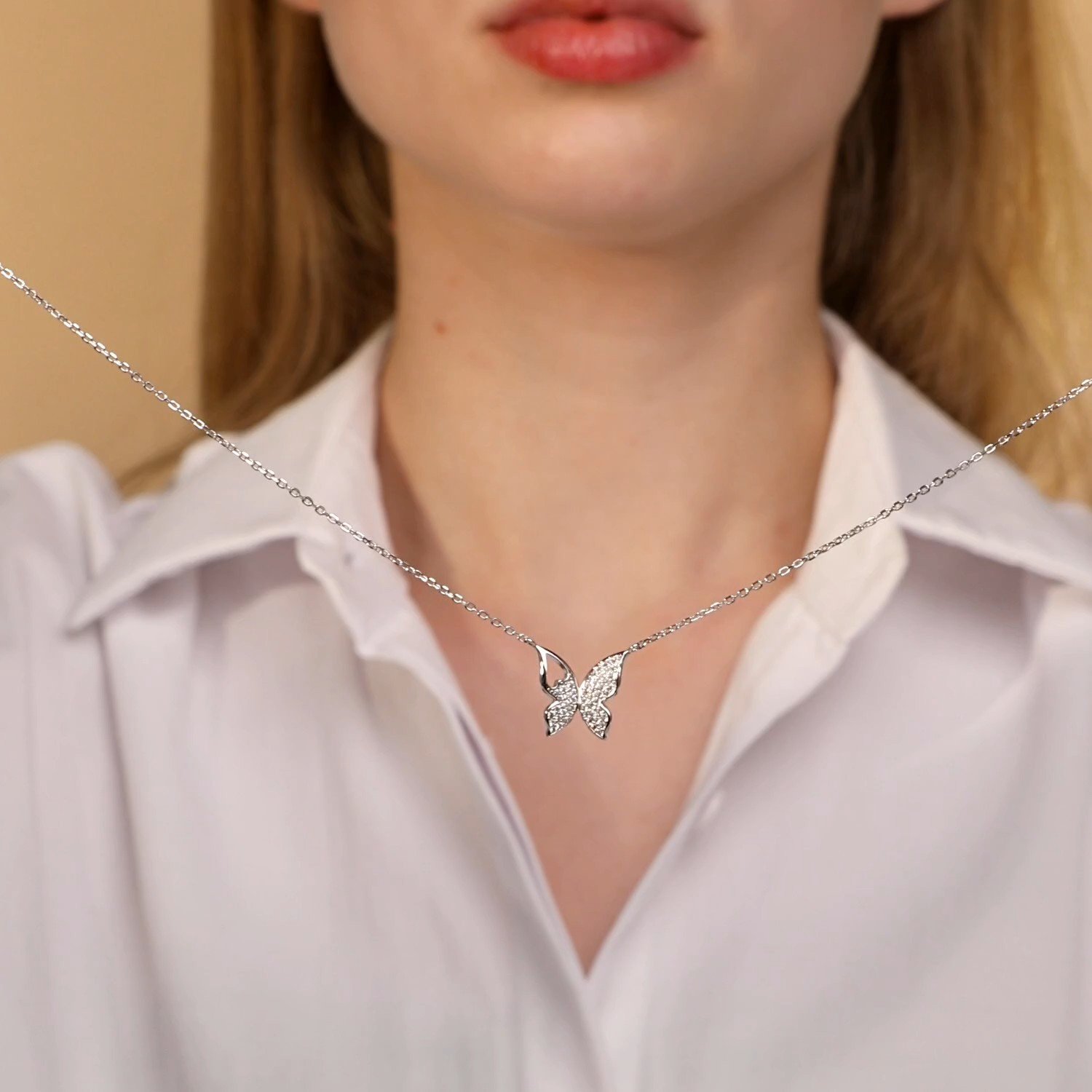 Фото «Серебряное колье с фианитами»