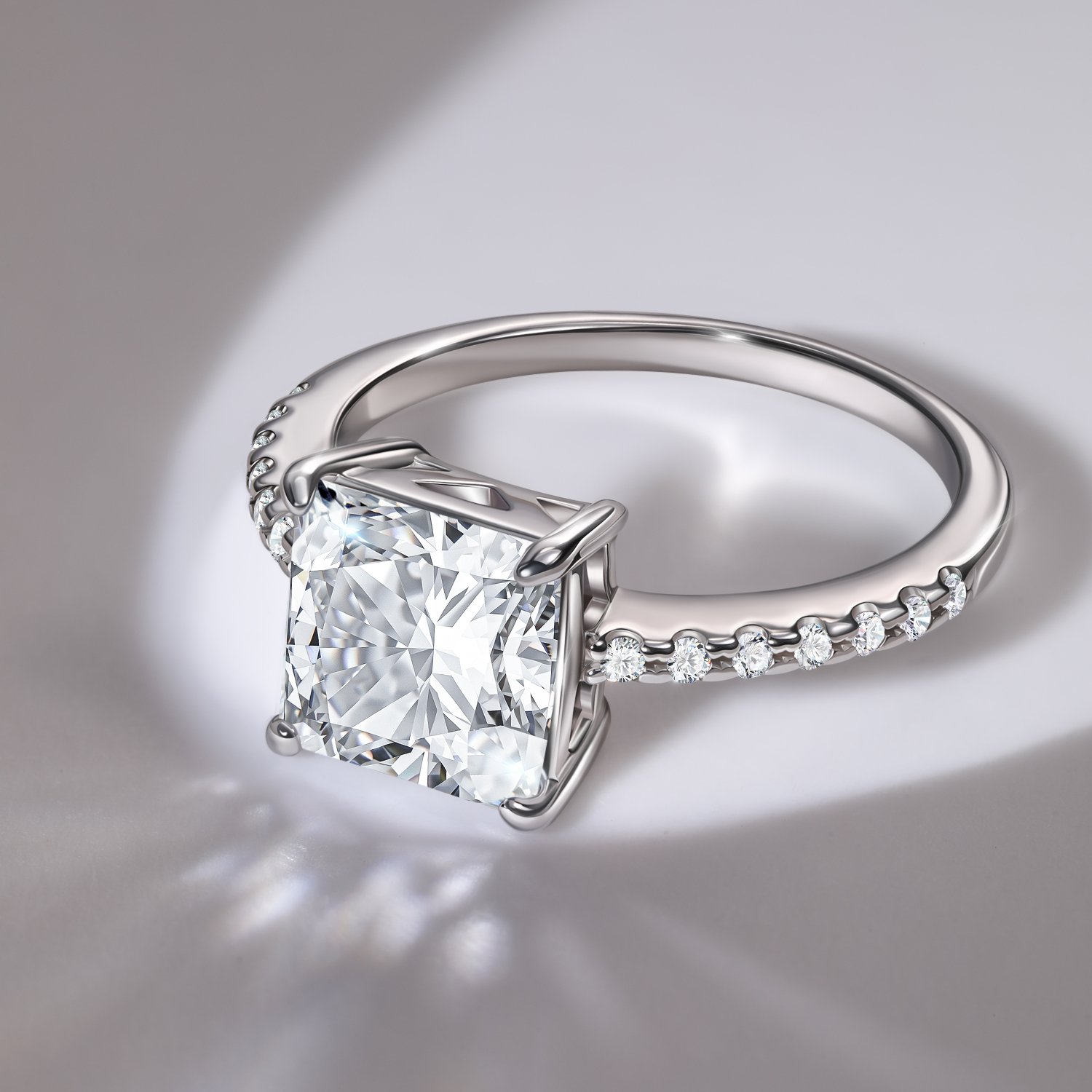 Серебряное кольцо с фианитами