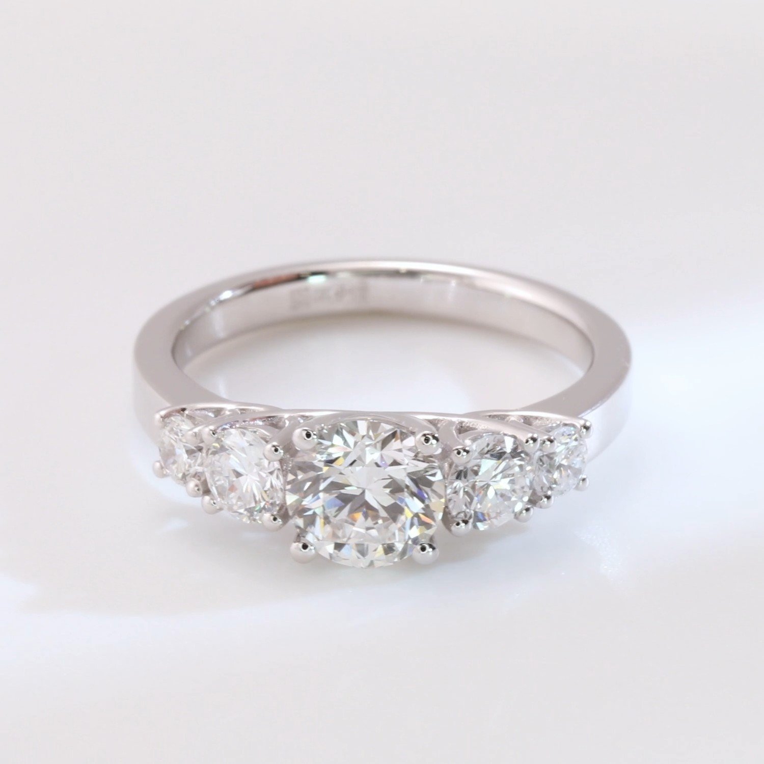 Фото «Золотое кольцо SMART DIAMONDS 1,73 карата»