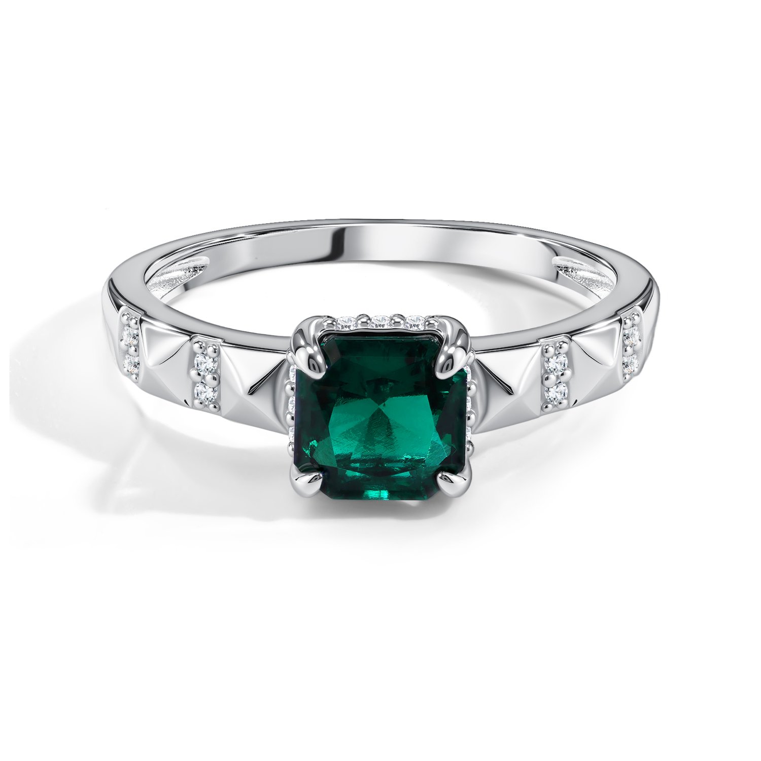 Серебряное кольцо с фианитами