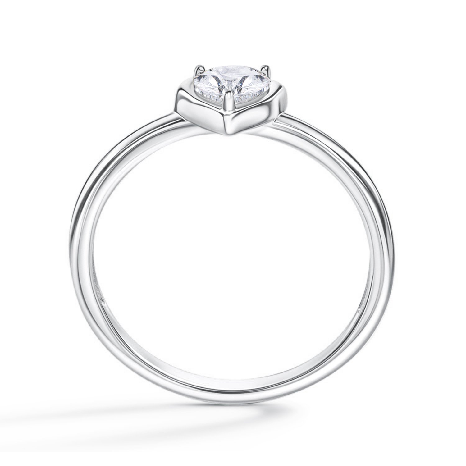 Серебряное кольцо с фианитом