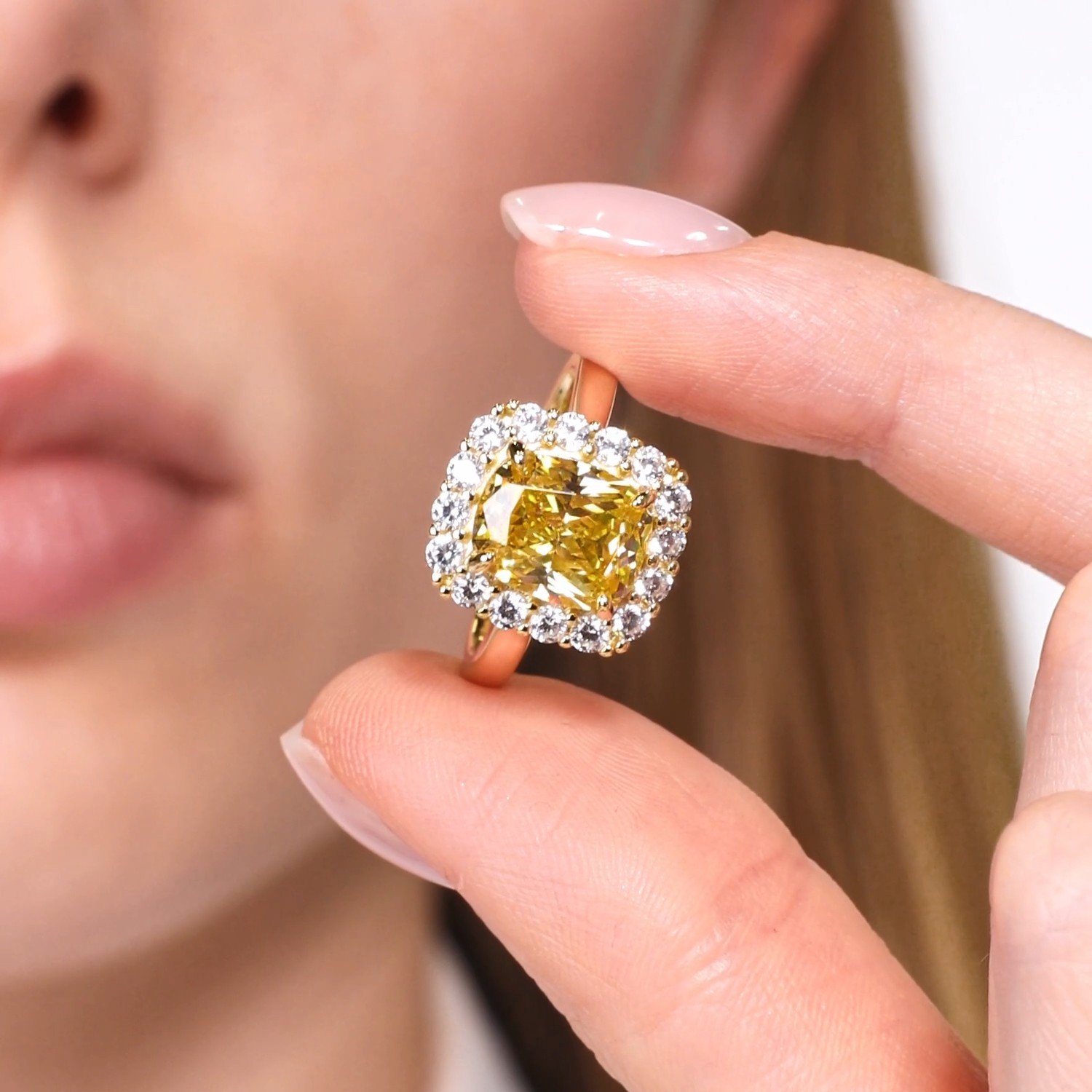 Серебряное кольцо с фианитами