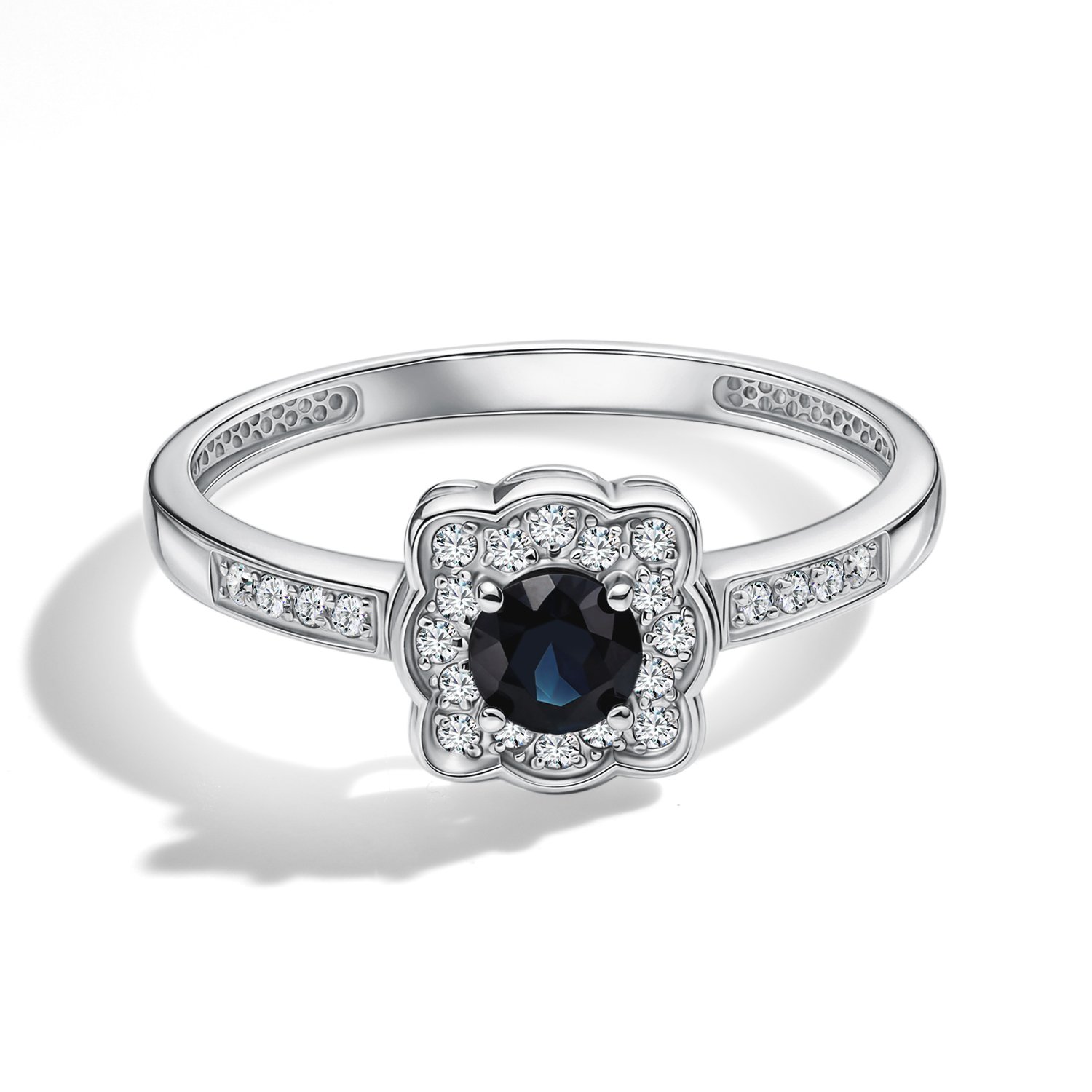 Золотое кольцо с сапфиром и бриллиантами