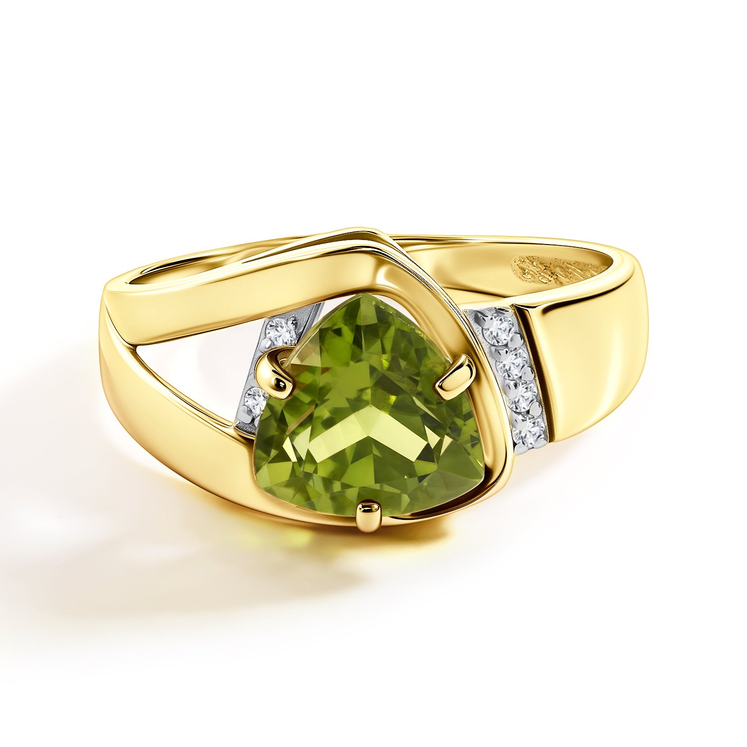 Золотое кольцо с хризолитом и фианитами