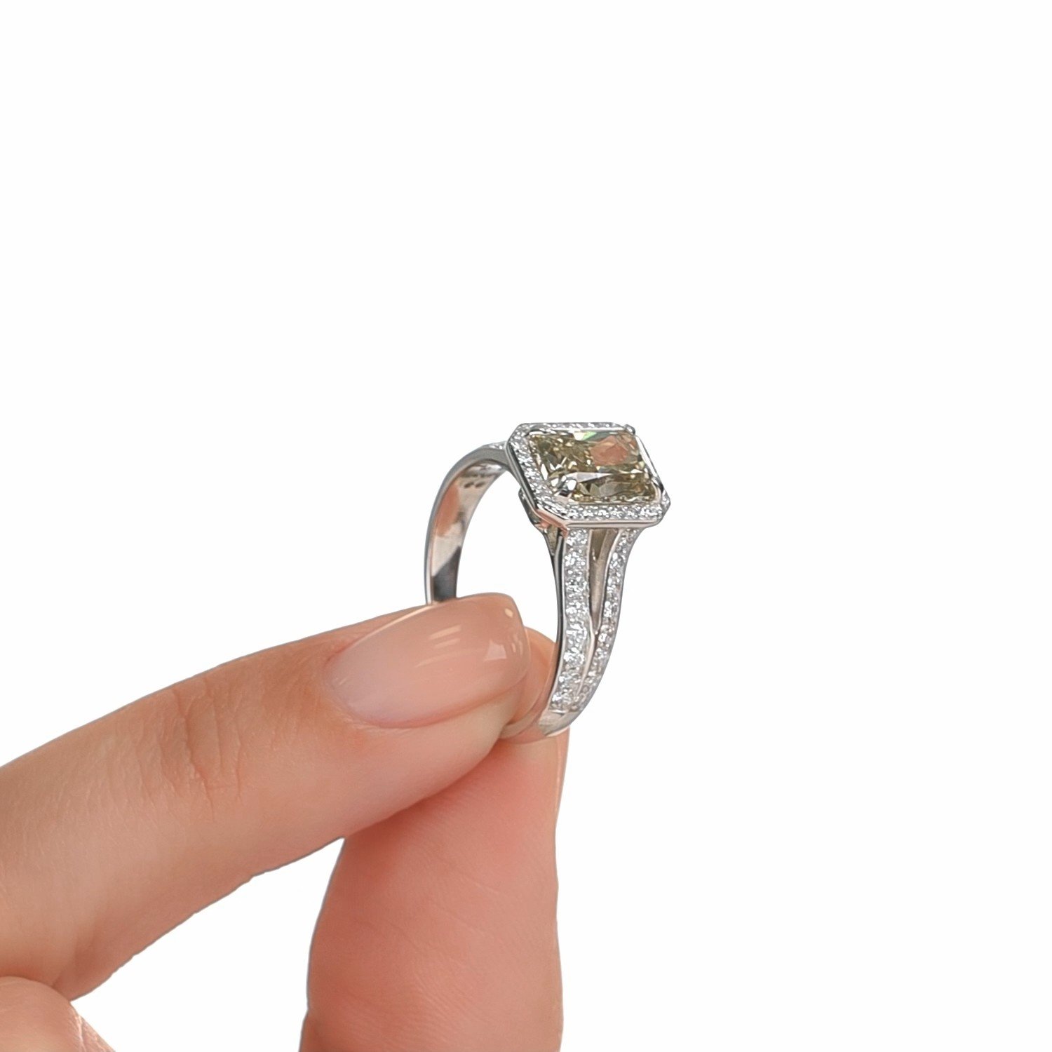 Фото «Золотое кольцо SMART DIAMONDS 2,81 карата»