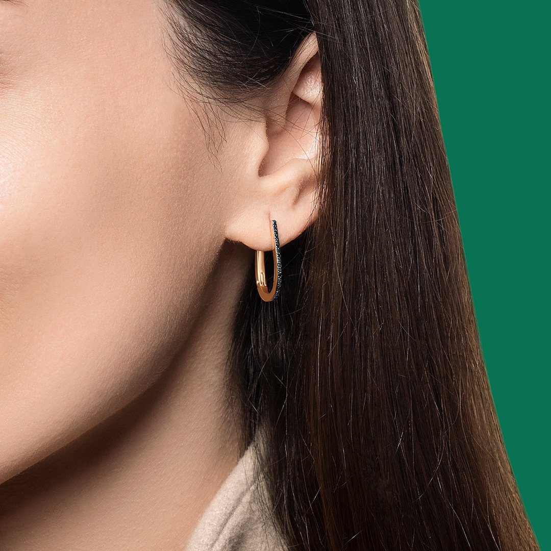 Золотые серьги с черными бриллиантами