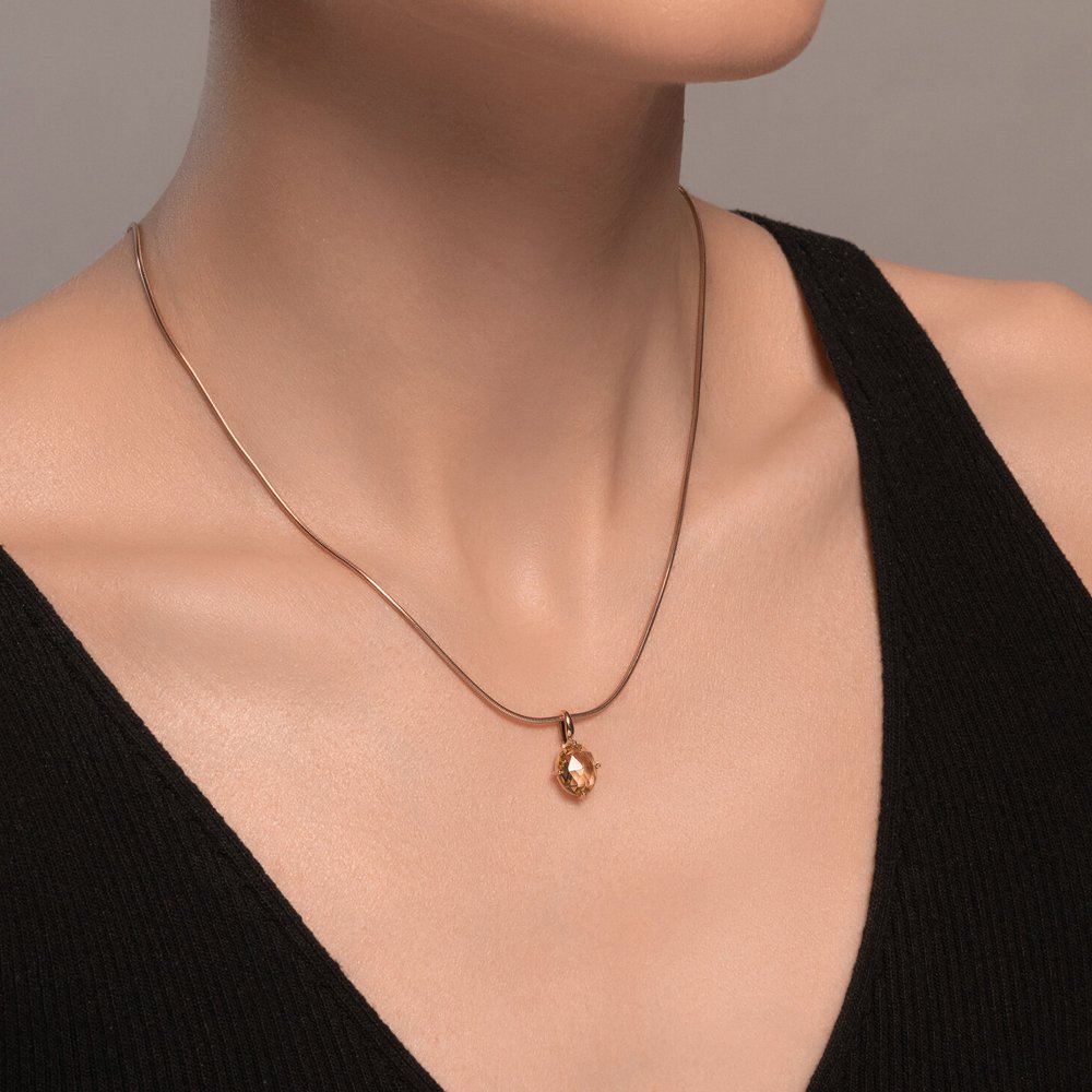 Золотая подвеска с кварцем