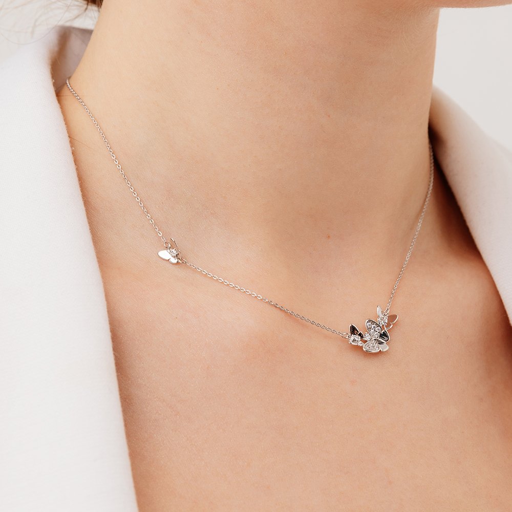 Серебряное колье Бабочка с фианитами и родированием