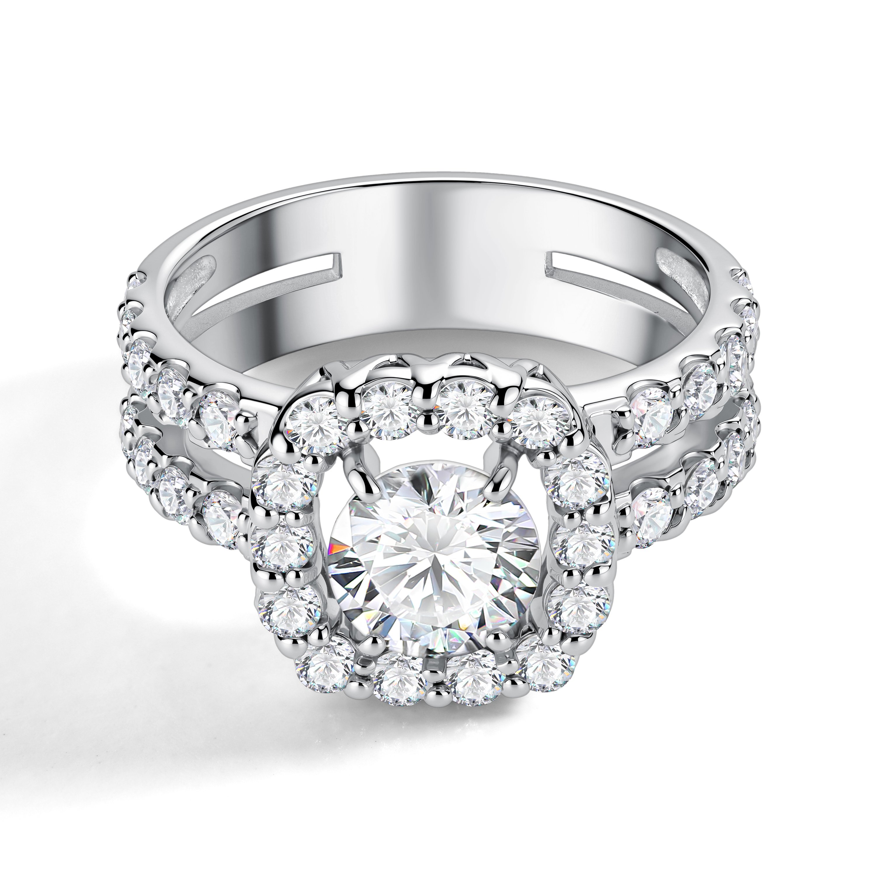 Золотое кольцо с бриллиантами выращенными