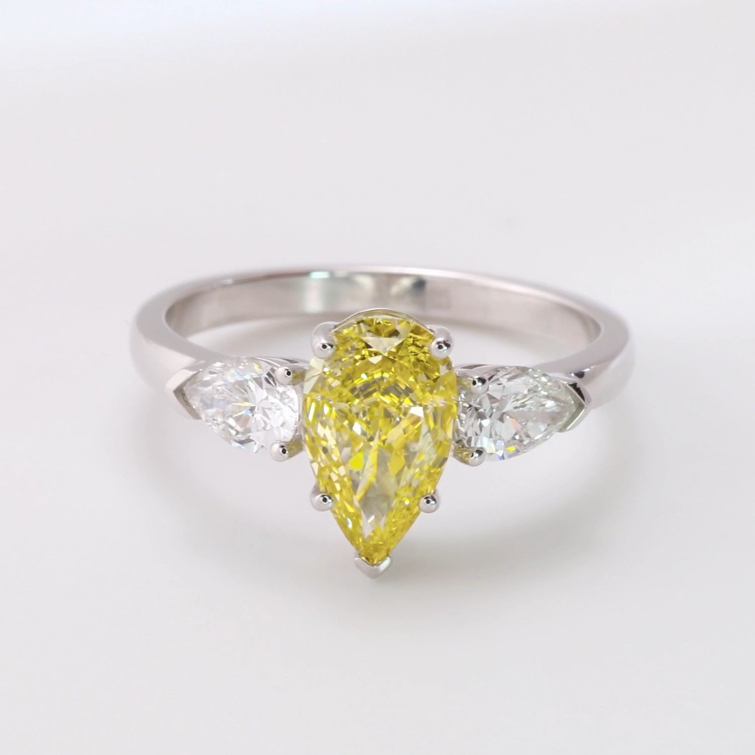 Золотое кольцо SMART DIAMONDS 3,01 карата