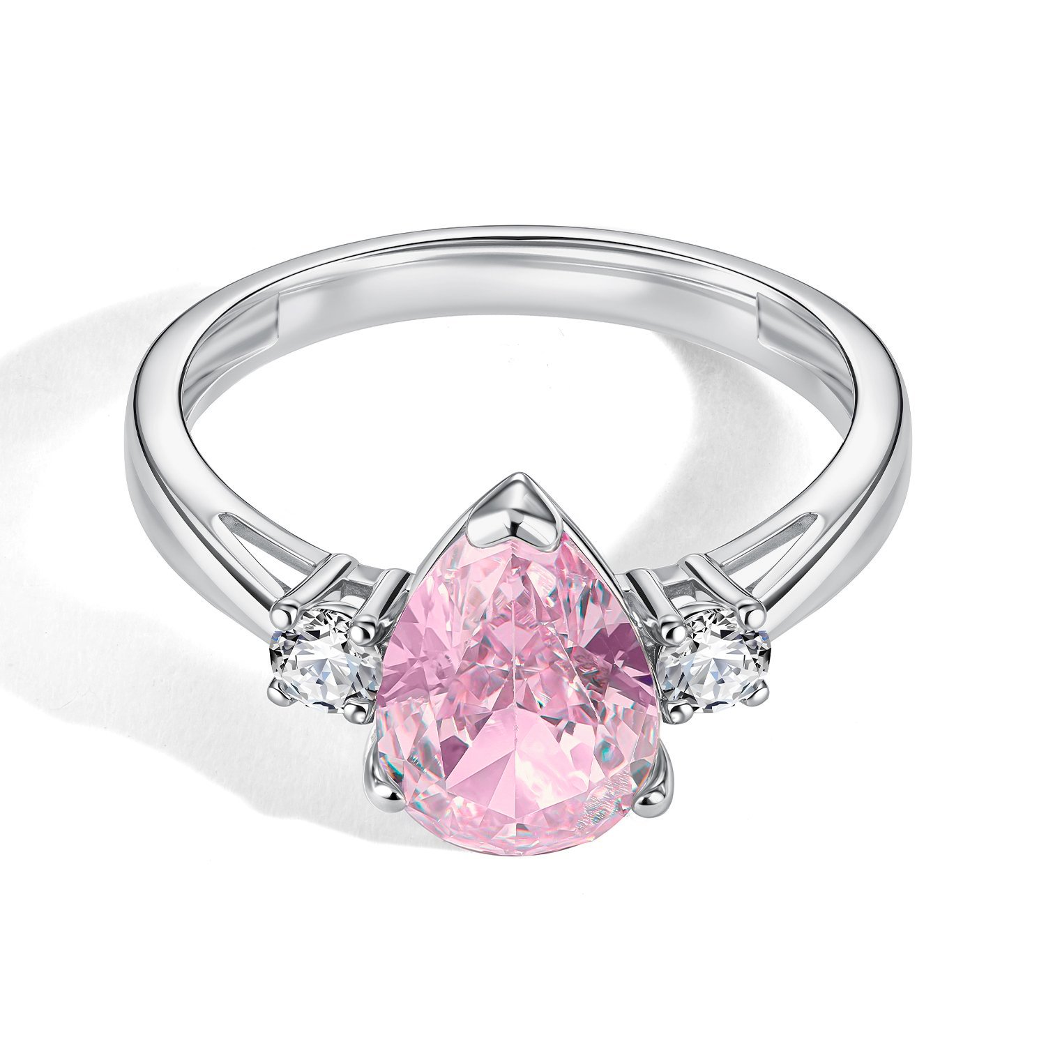 Серебряное кольцо с фианитами