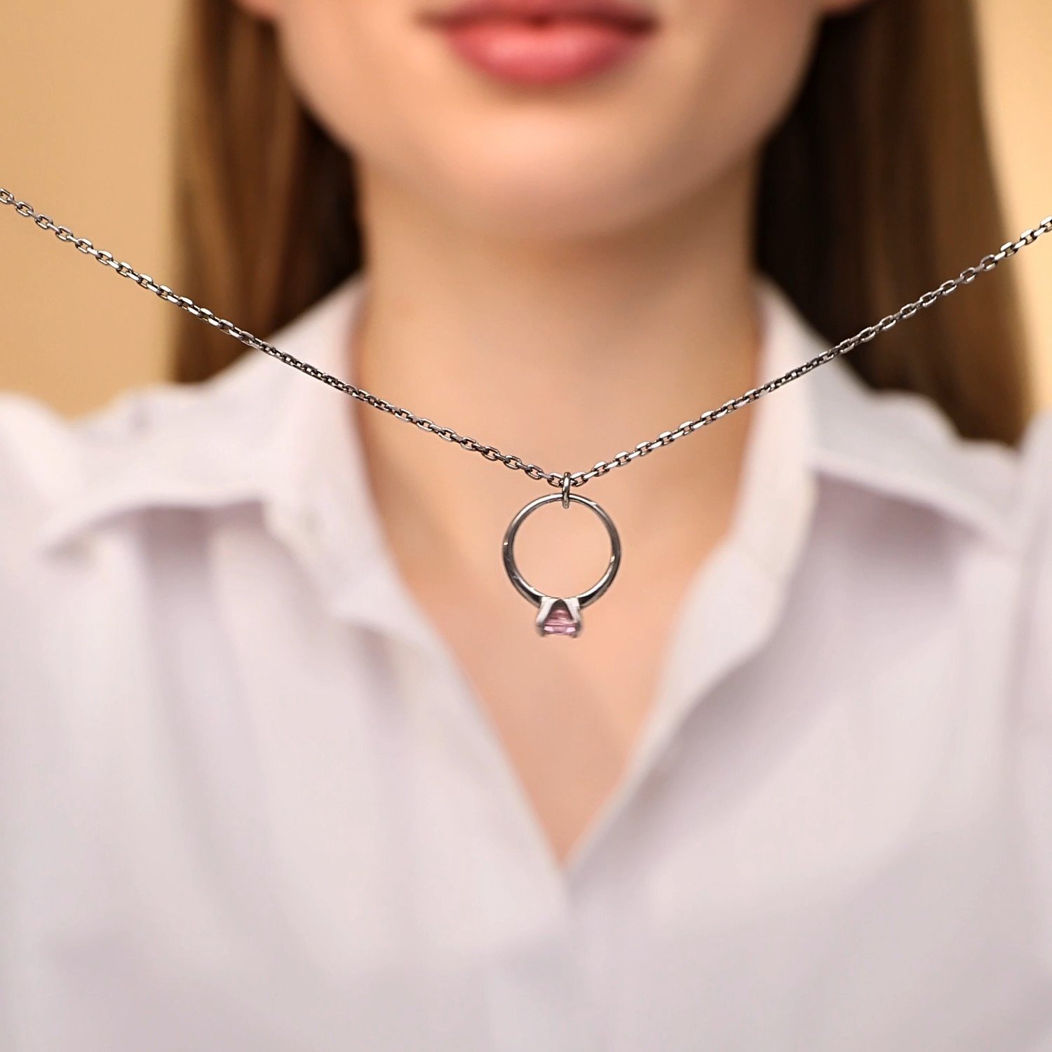 Фото «Серебряное колье с фианитом»