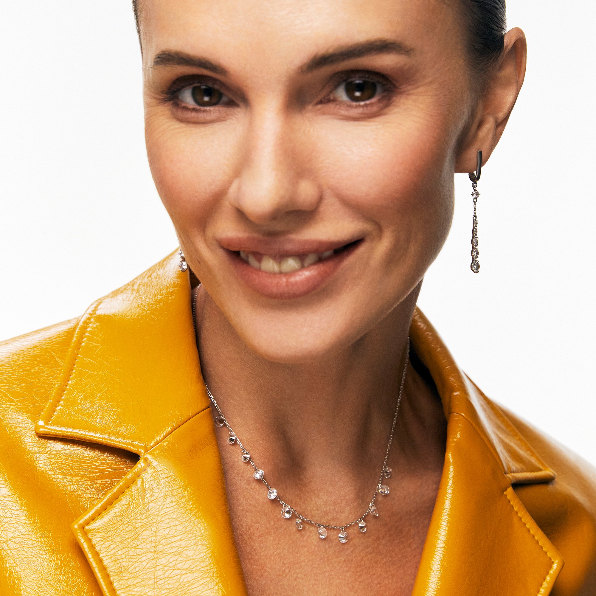 Серебряное колье с фианитами