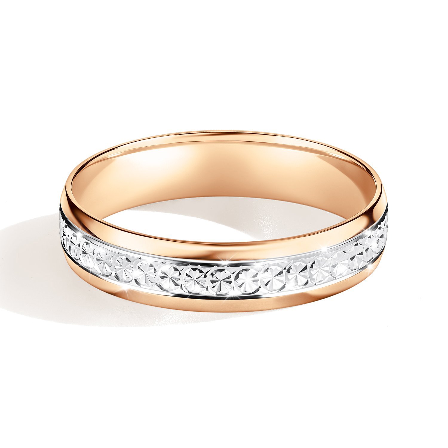 Золотое обручальное кольцо