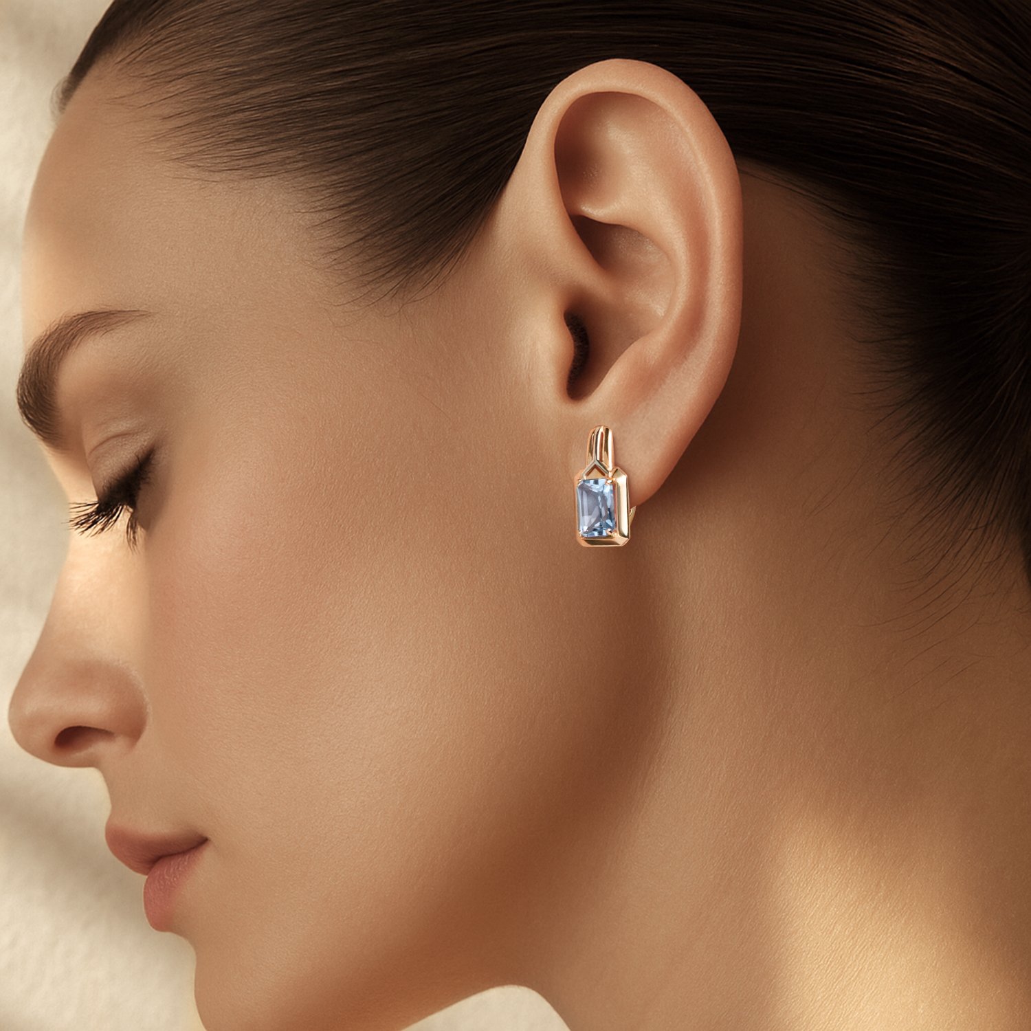 Золотые серьги с топазами Sky