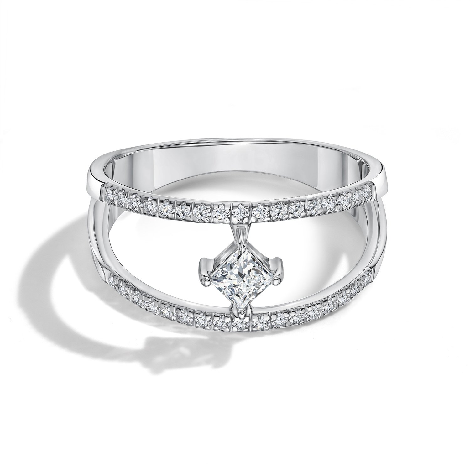 Серебряное кольцо с бриллиантами выращенными