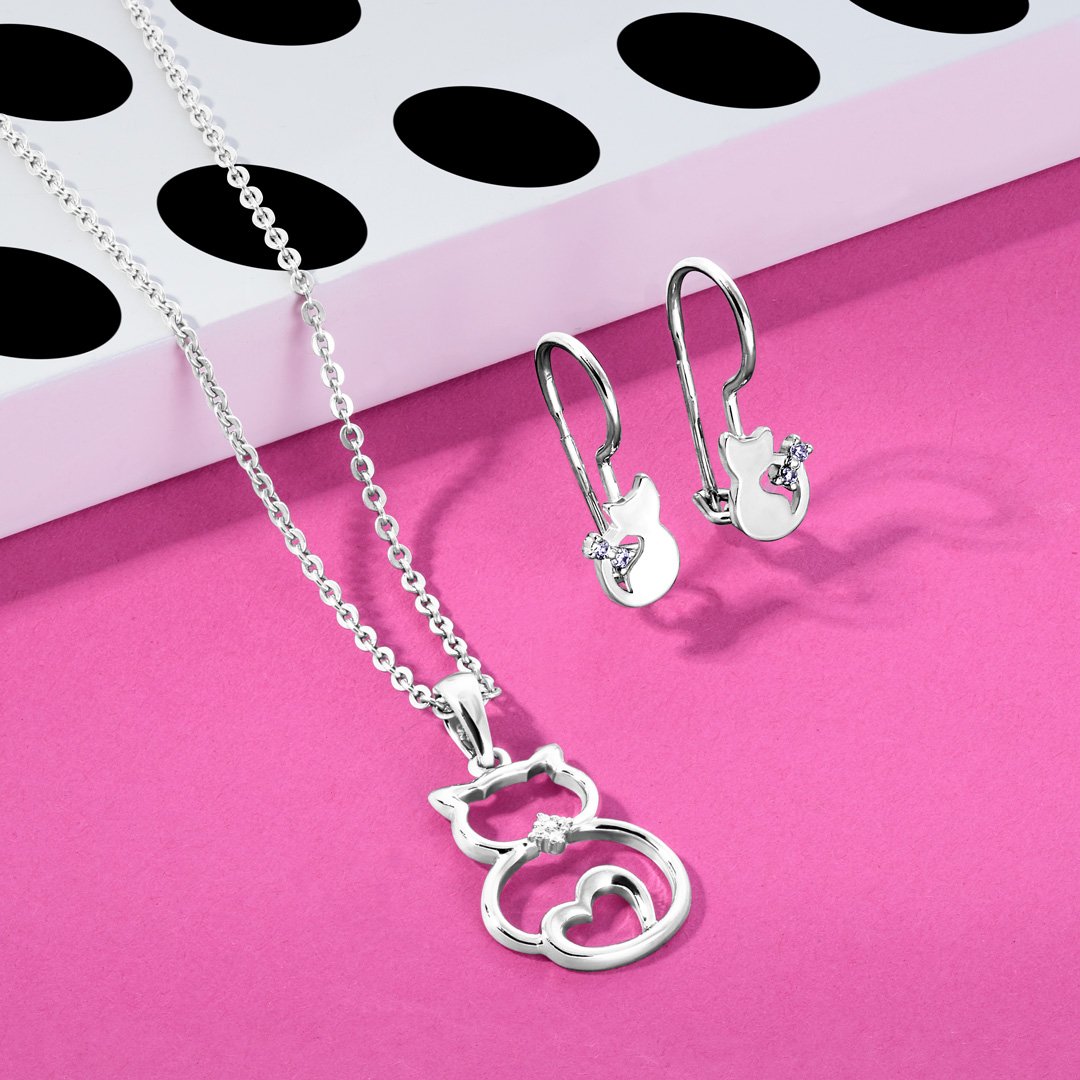 Золотая подвеска Кошка с бриллиантами