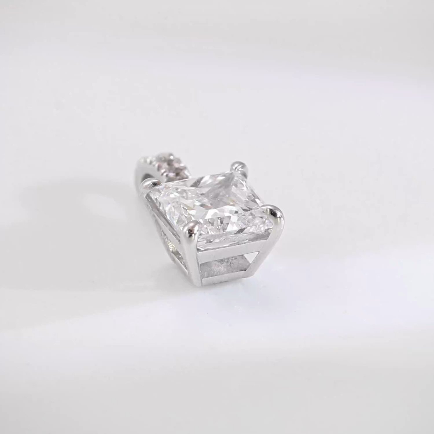 Фото «Золотая подвеска SMART DIAMONDS 1,08 карата»