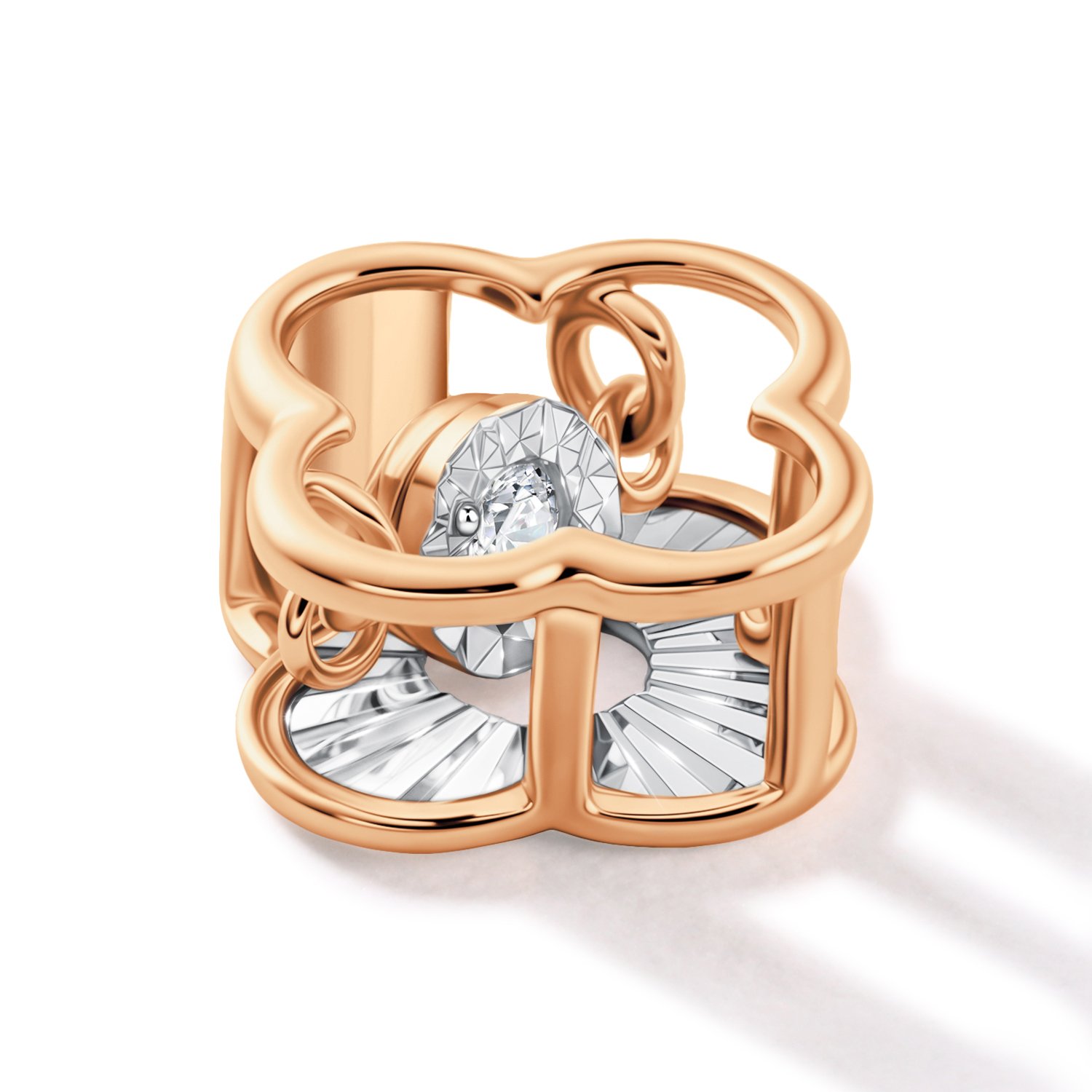 Золотая подвеска с бриллиантом