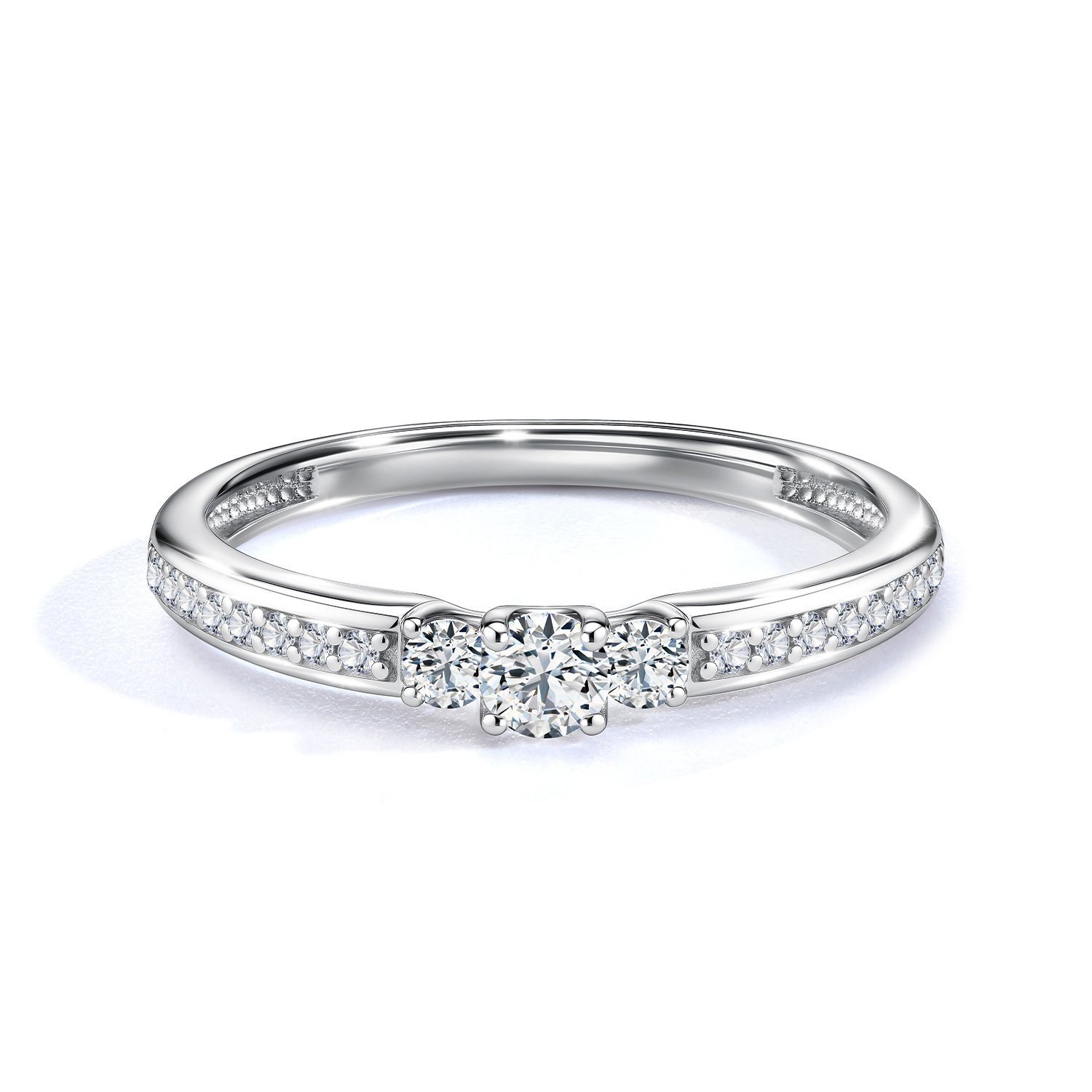 Золотое кольцо с бриллиантами