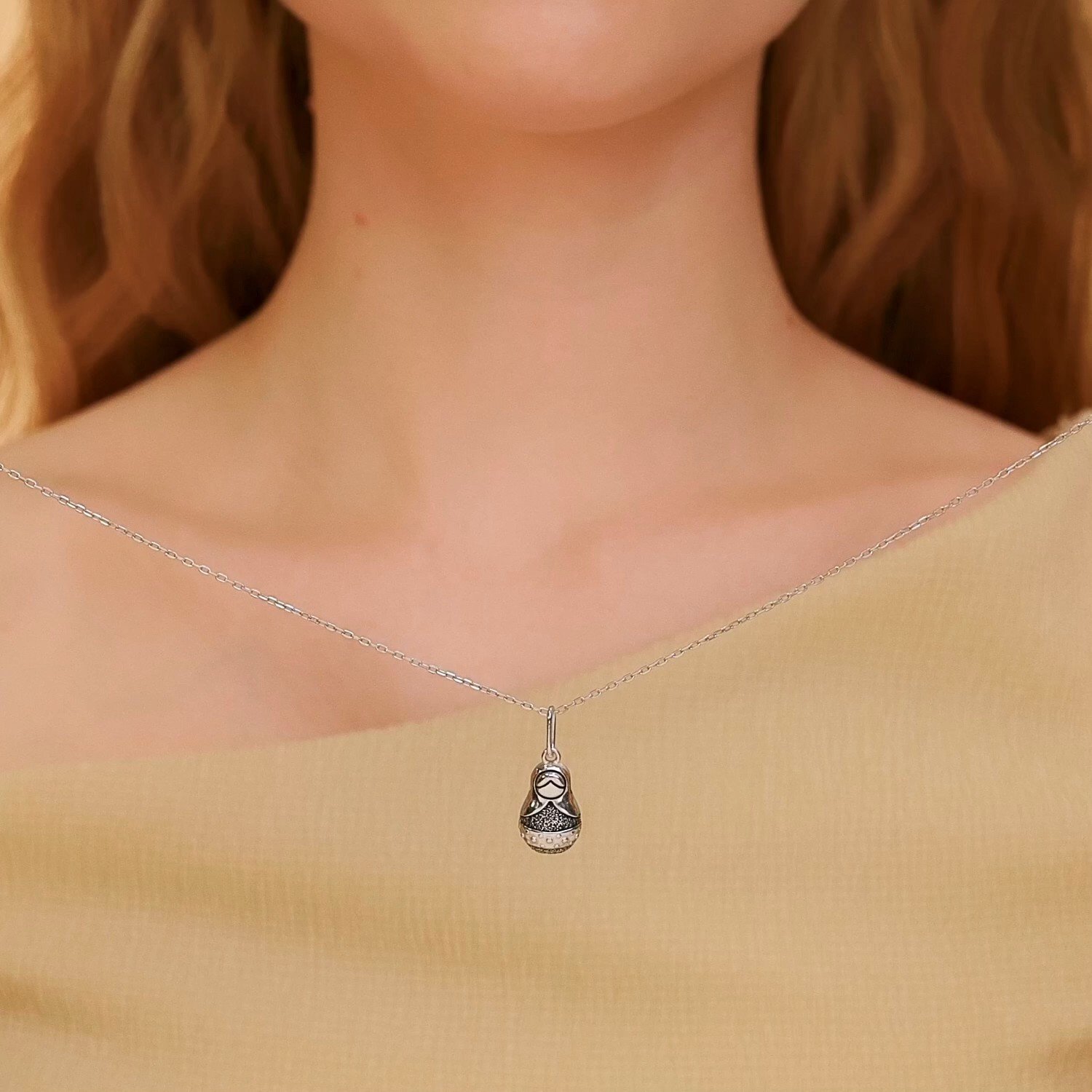 Серебряная подвеска с лаком
